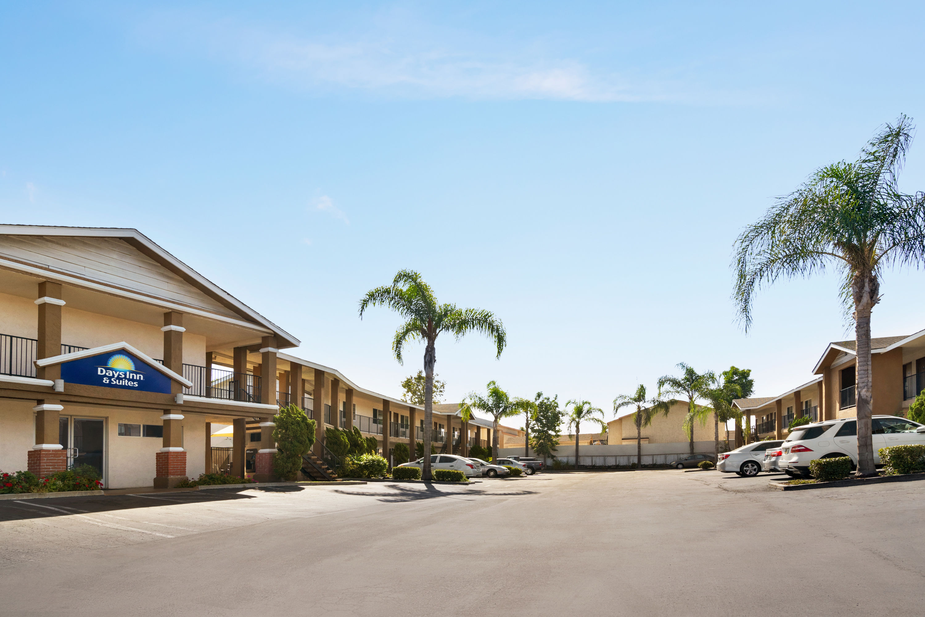 Days Inn & Suites by Wyndham San Diego SDSU La Mesa, CA Hotels