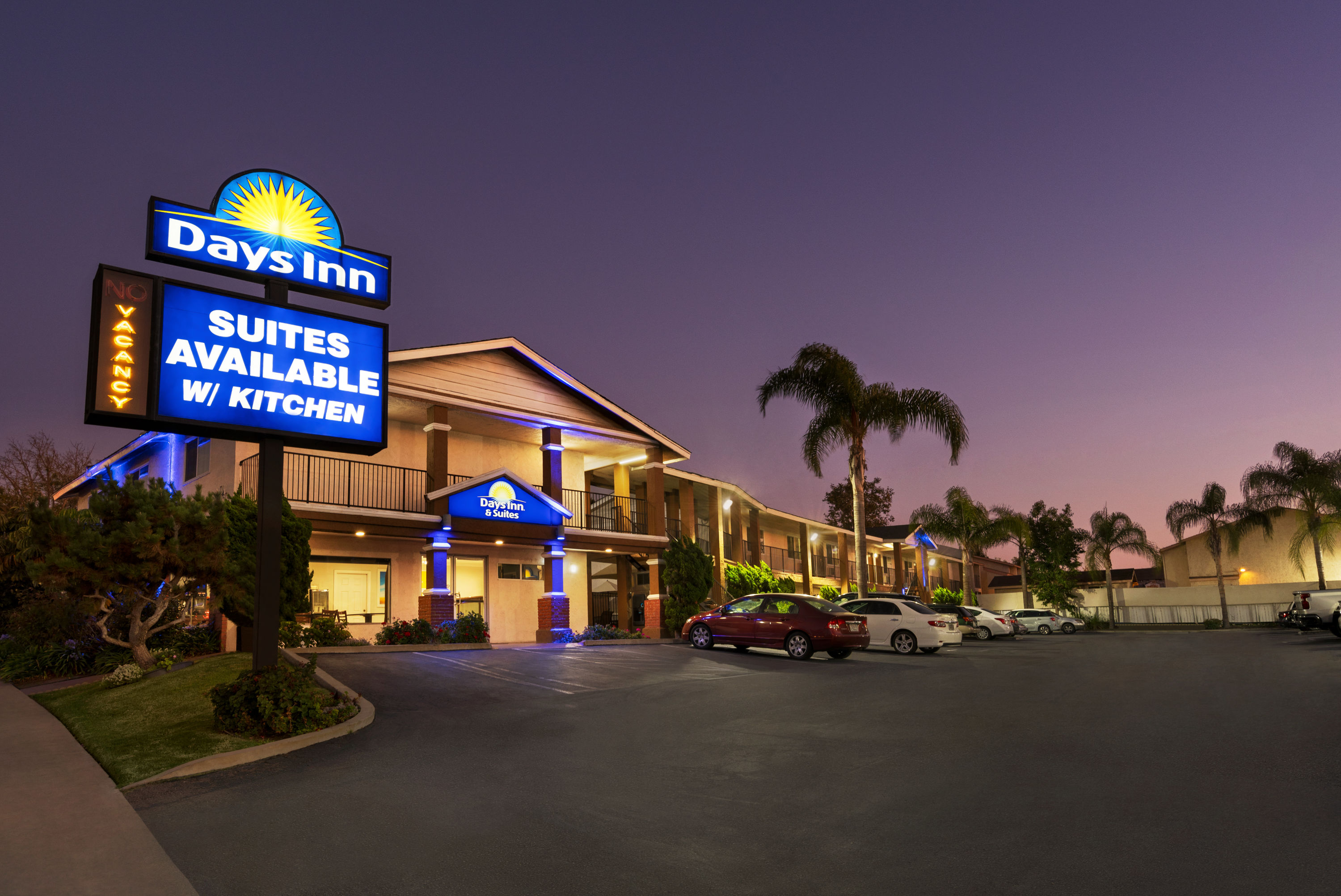 Days Inn & Suites by Wyndham San Diego SDSU La Mesa, CA Hotels