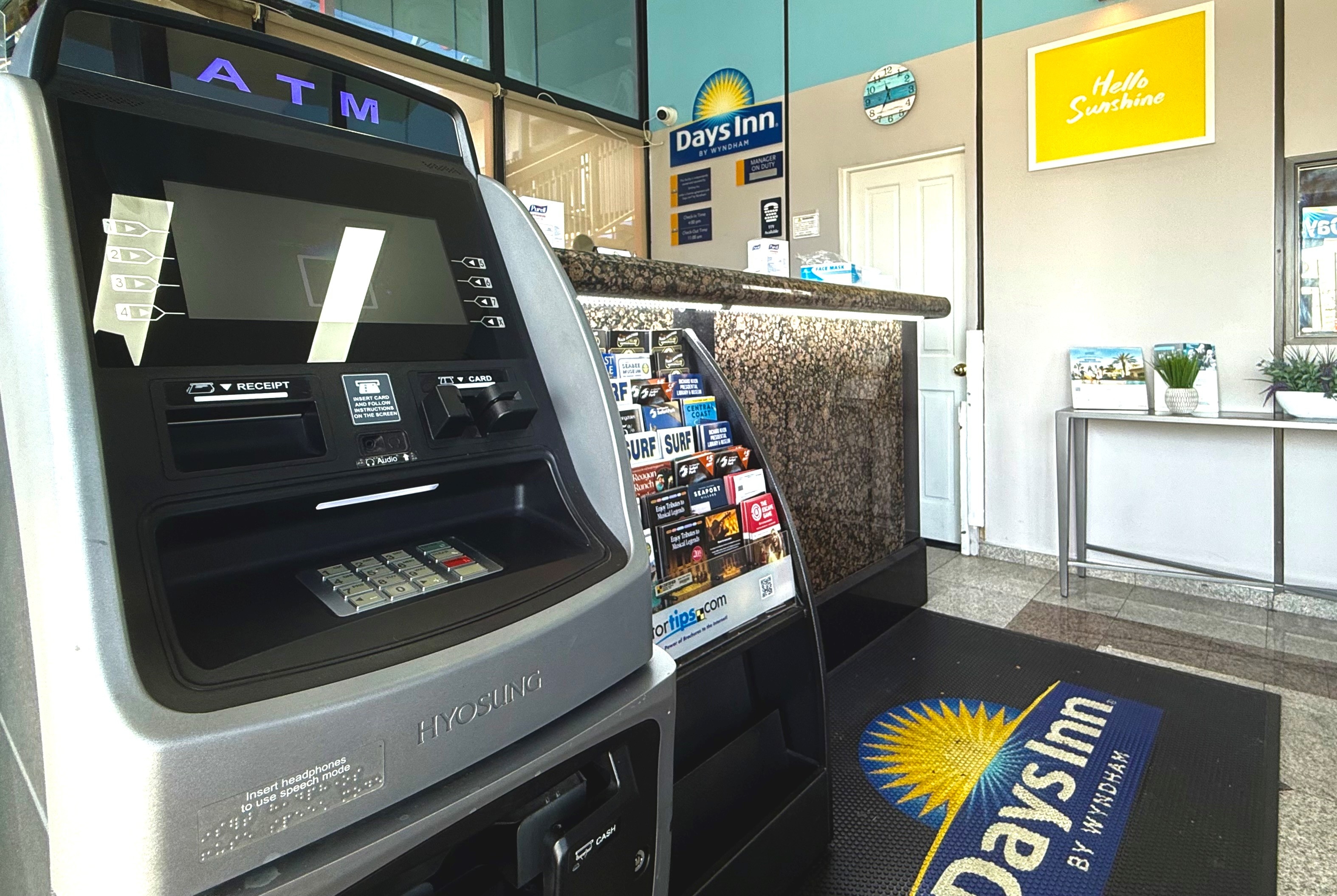 Days Inn by Wyndham Los Angeles LAX Airport/Stadium Area lobby feature in Los Angeles, California