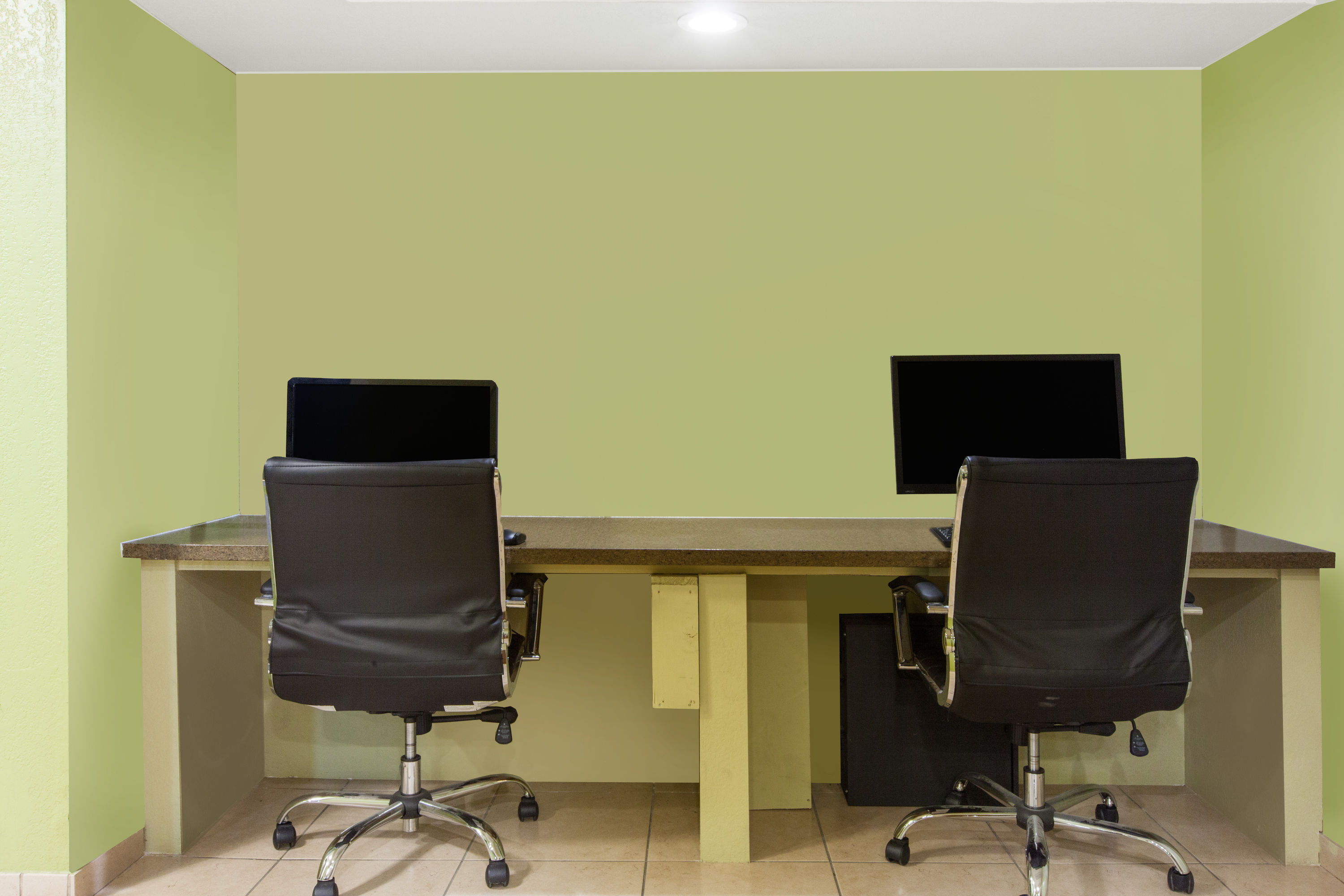 Days Inn by Wyndham San Jose Airport business center in Milpitas, California