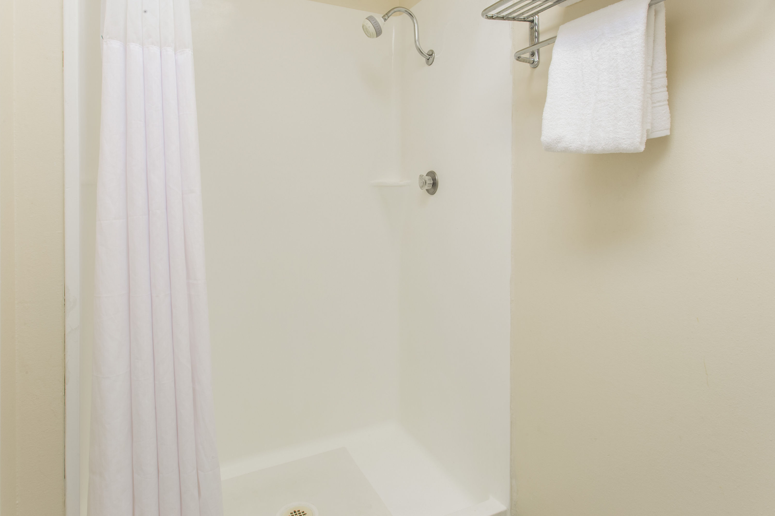 Guest room at the Days Inn by Wyndham Modesto in Modesto, California