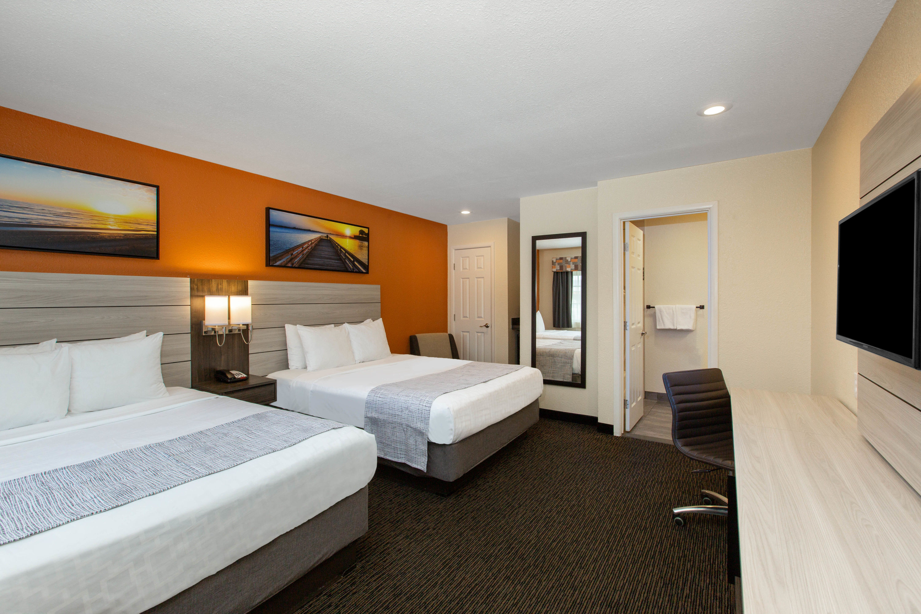 Days Inn By Wyndham Monterey Fisherman S Wharf Aquarium