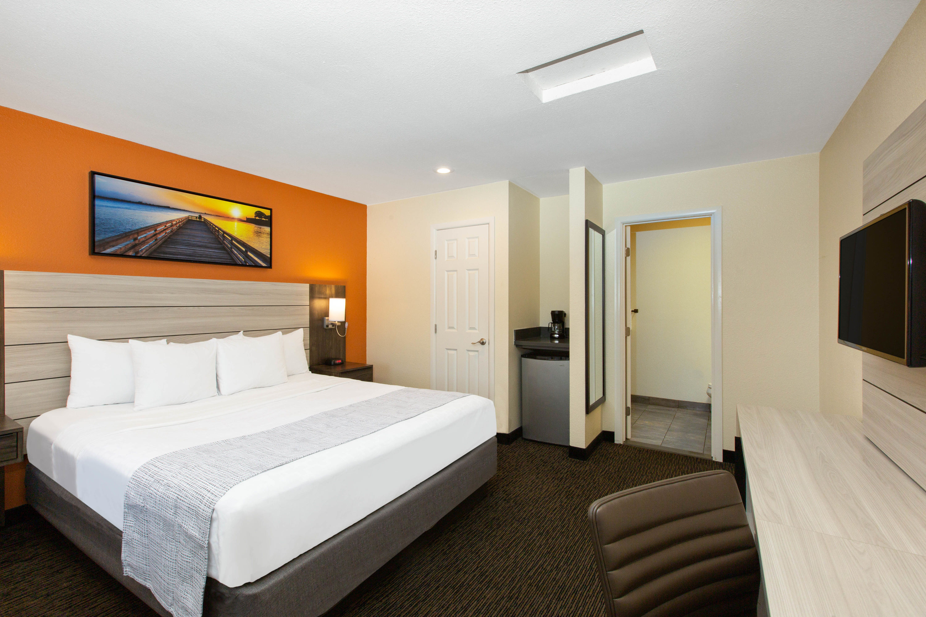 Days Inn By Wyndham Monterey Fisherman S Wharf Aquarium