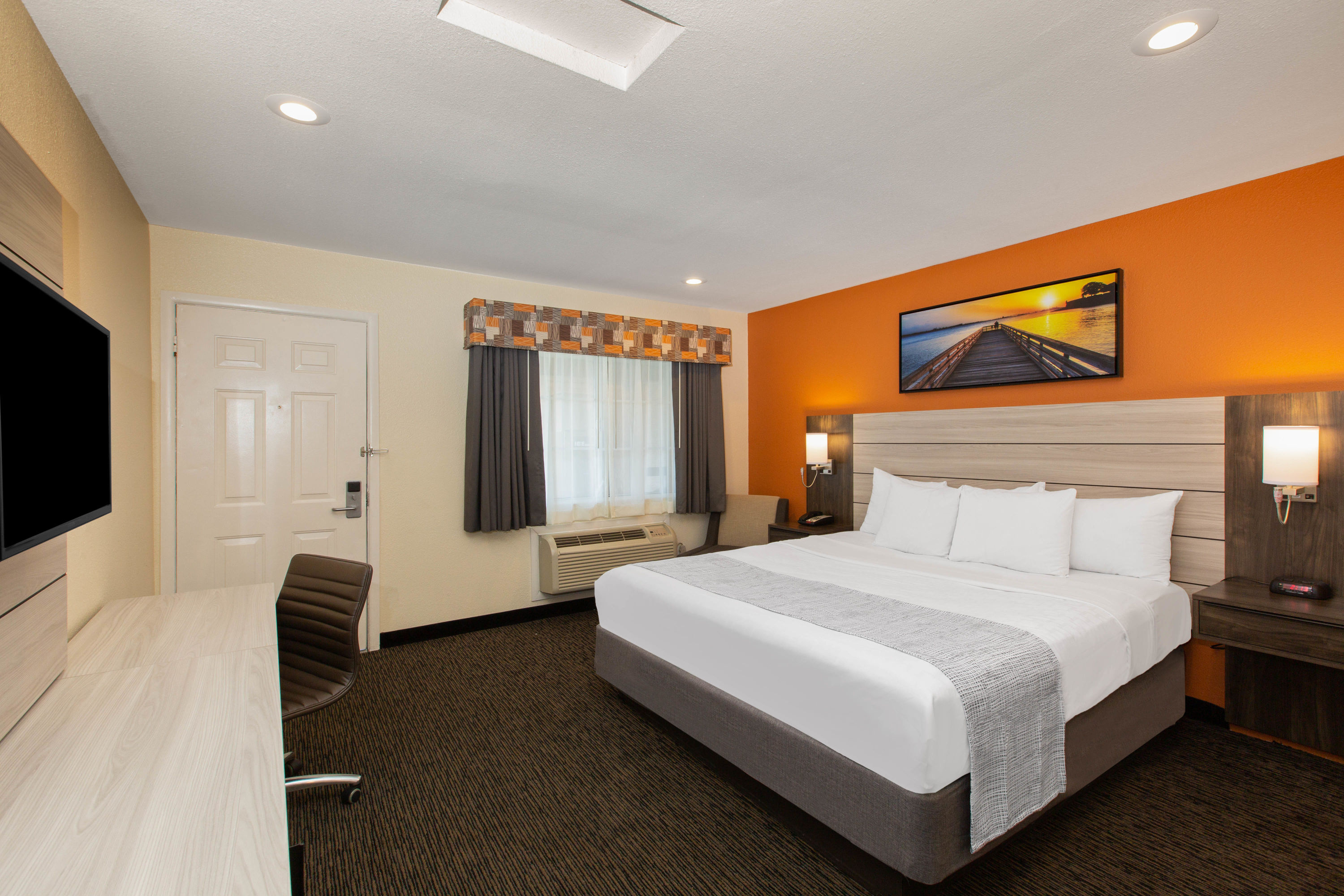 Days Inn By Wyndham Monterey Fisherman S Wharf Aquarium