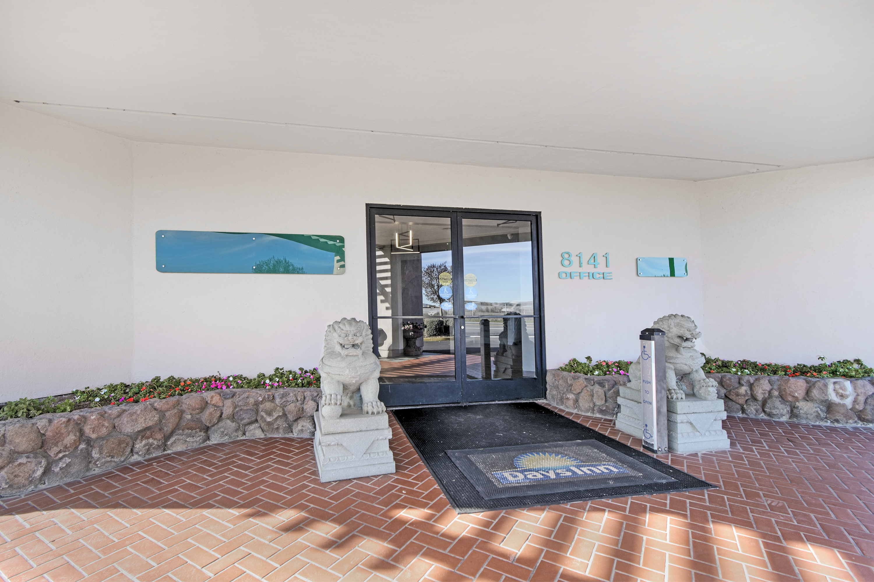 Exterior of Days Inn by Wyndham Novato/San Francisco hotel in Novato, California