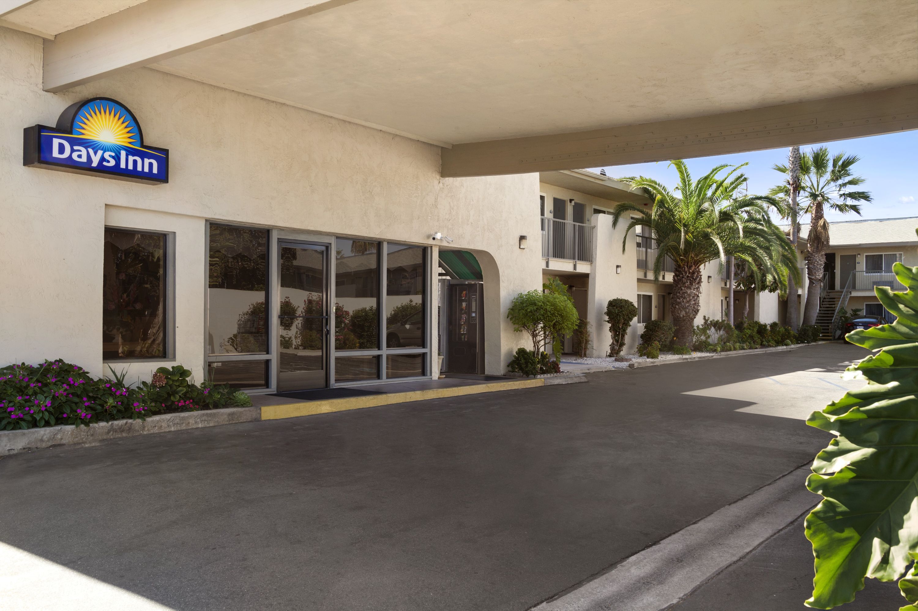 Days Inn By Wyndham Oceanside Oceanside Ca Hotels