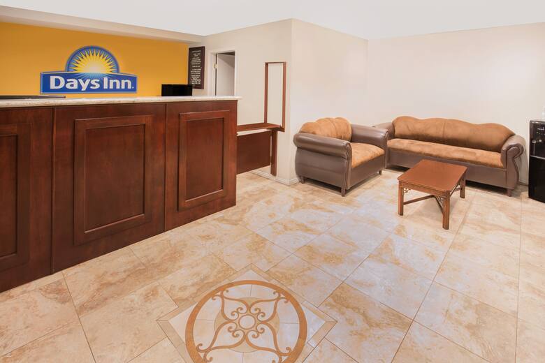 Days Inn Ontario Airport Hotels Ca 91764 Days Inn Ontario Airport Hotel Lobby In California