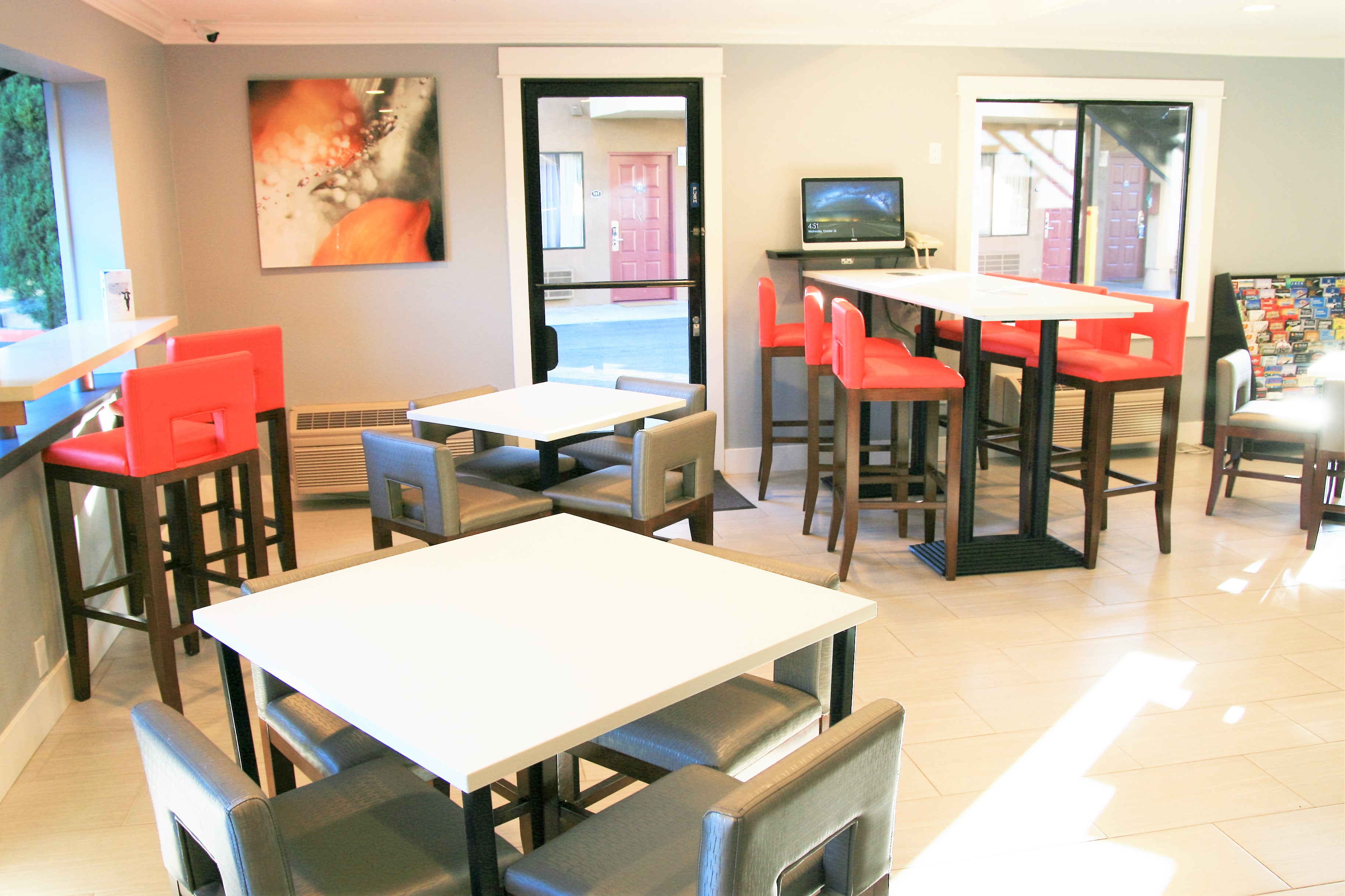 Days Inn by Wyndham Pinole Berkeley restaurant breakfast area with seating in Pinole, California