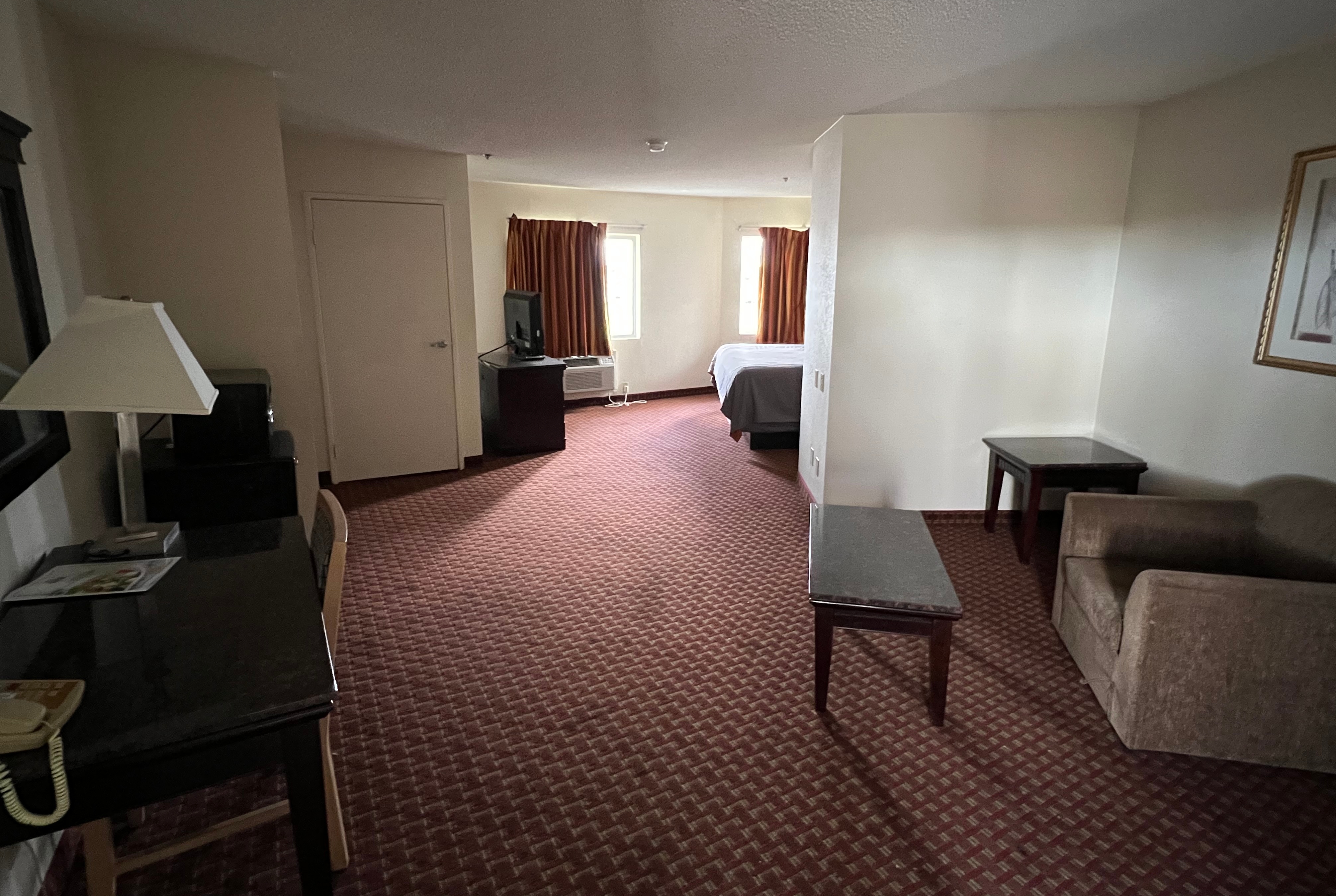 Days Inn & Suites by Wyndham Rancho Cordova suite in Rancho Cordova, California