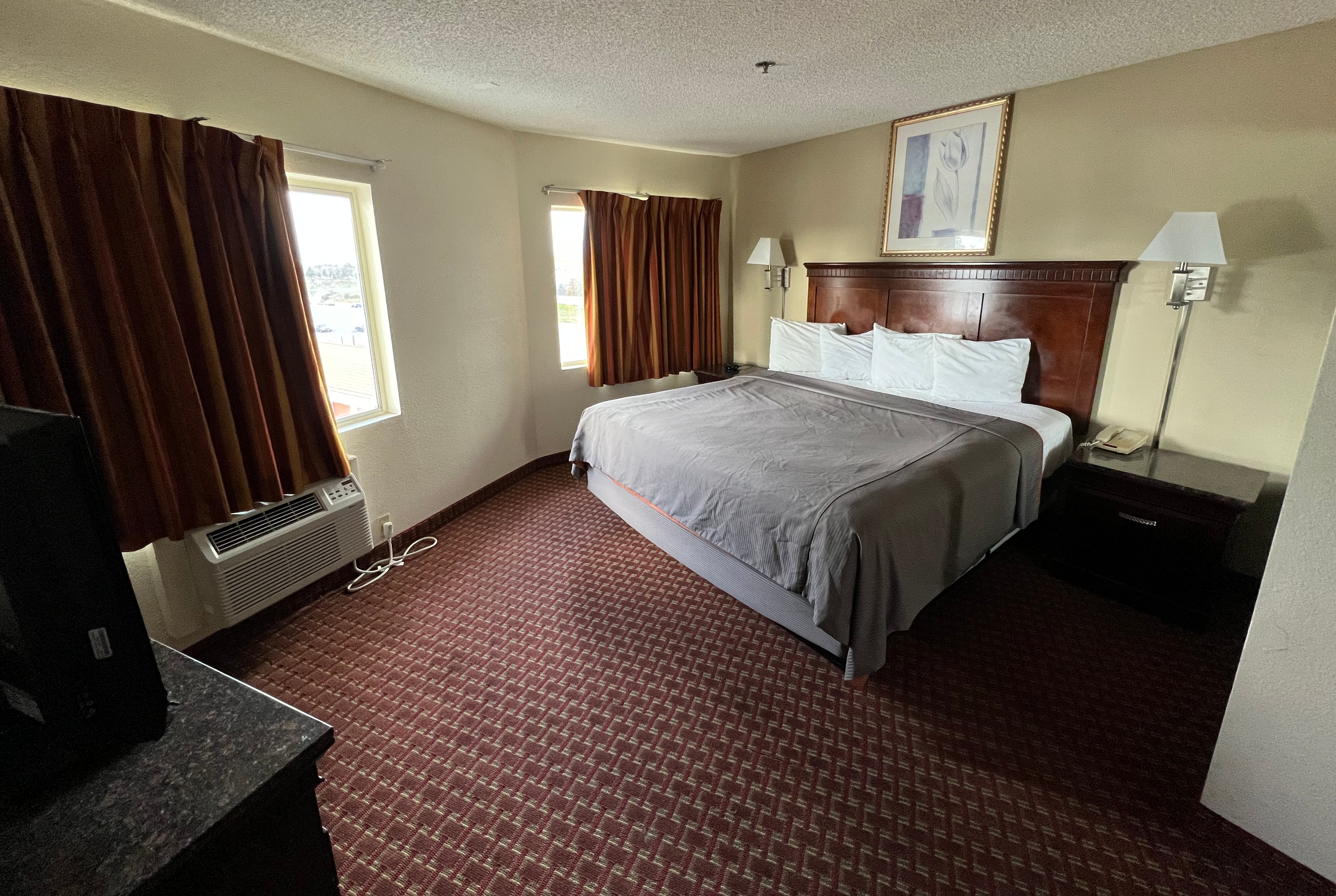 Days Inn & Suites by Wyndham Rancho Cordova suite in Rancho Cordova, California