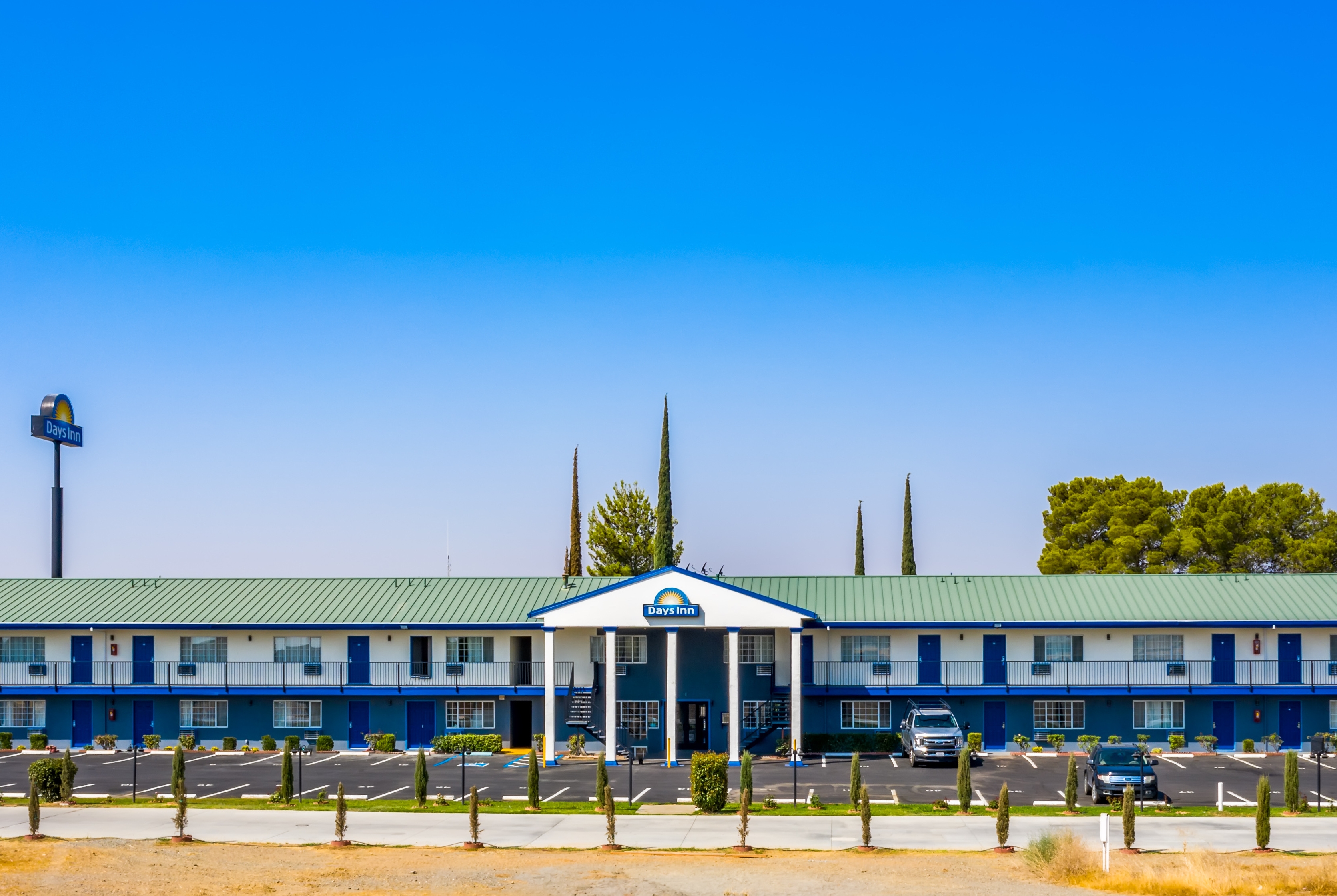 Exterior of Days Inn by Wyndham Red Bluff hotel in Red Bluff, California