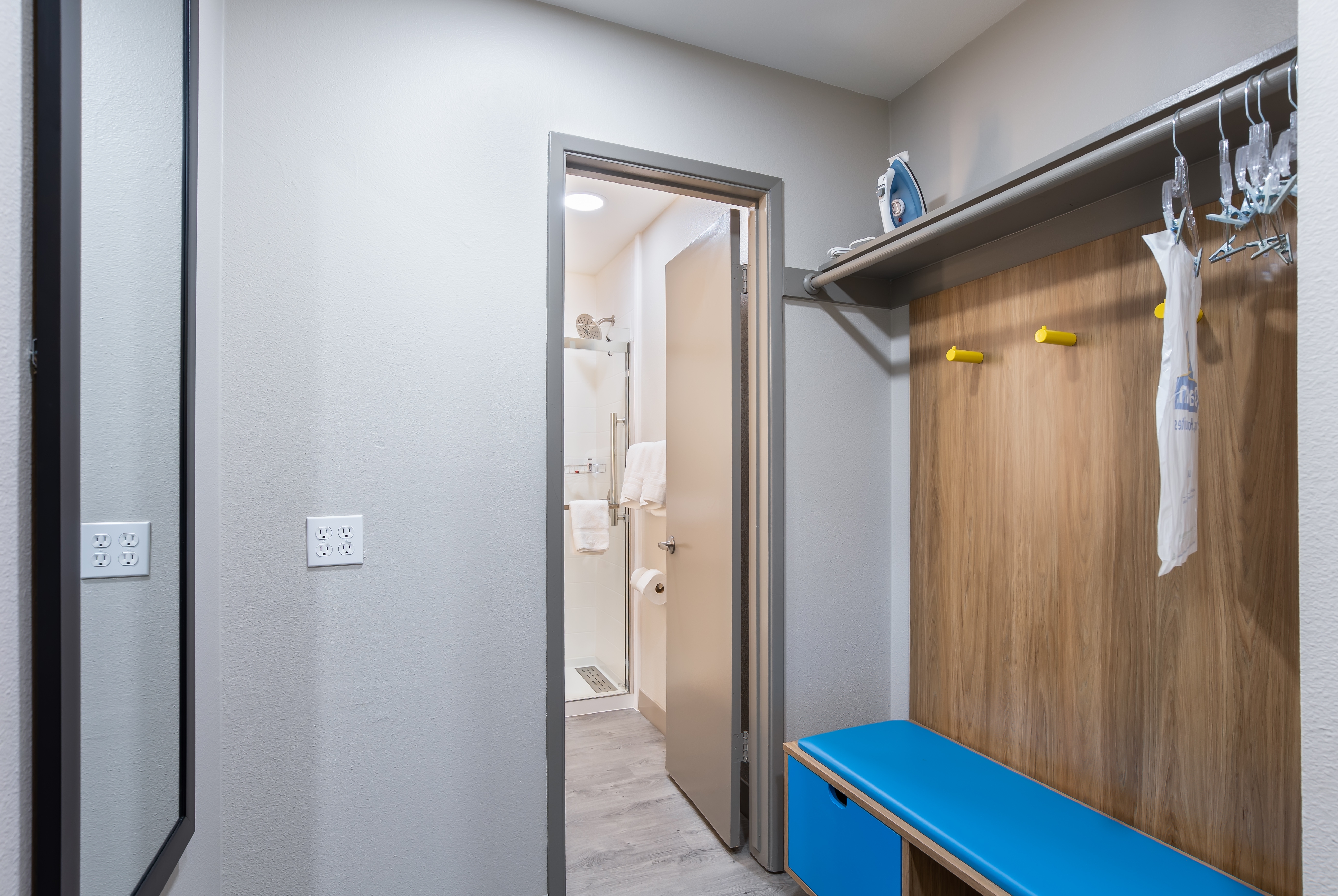Guest room bath at the Days Inn by Wyndham Red Bluff in Red Bluff, California