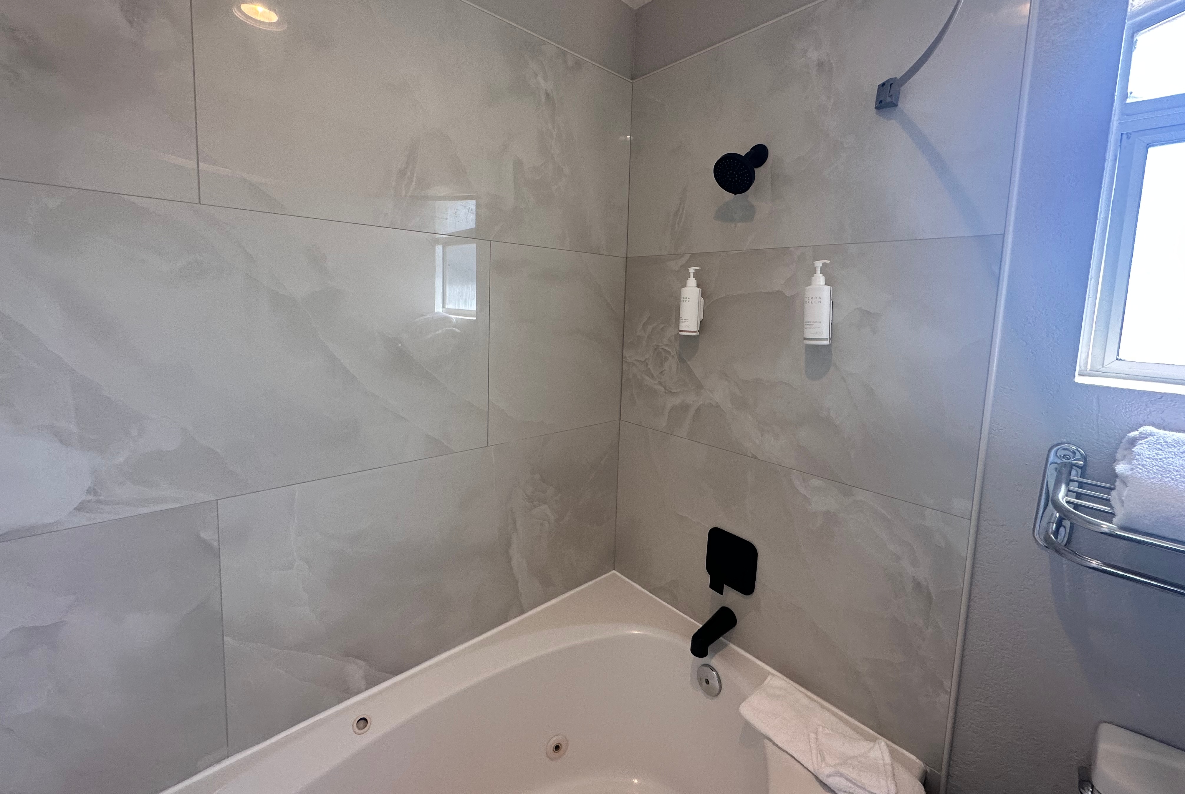 Guest room bath at the Days Inn by Wyndham Rocklin/Sacramento in Rocklin, California