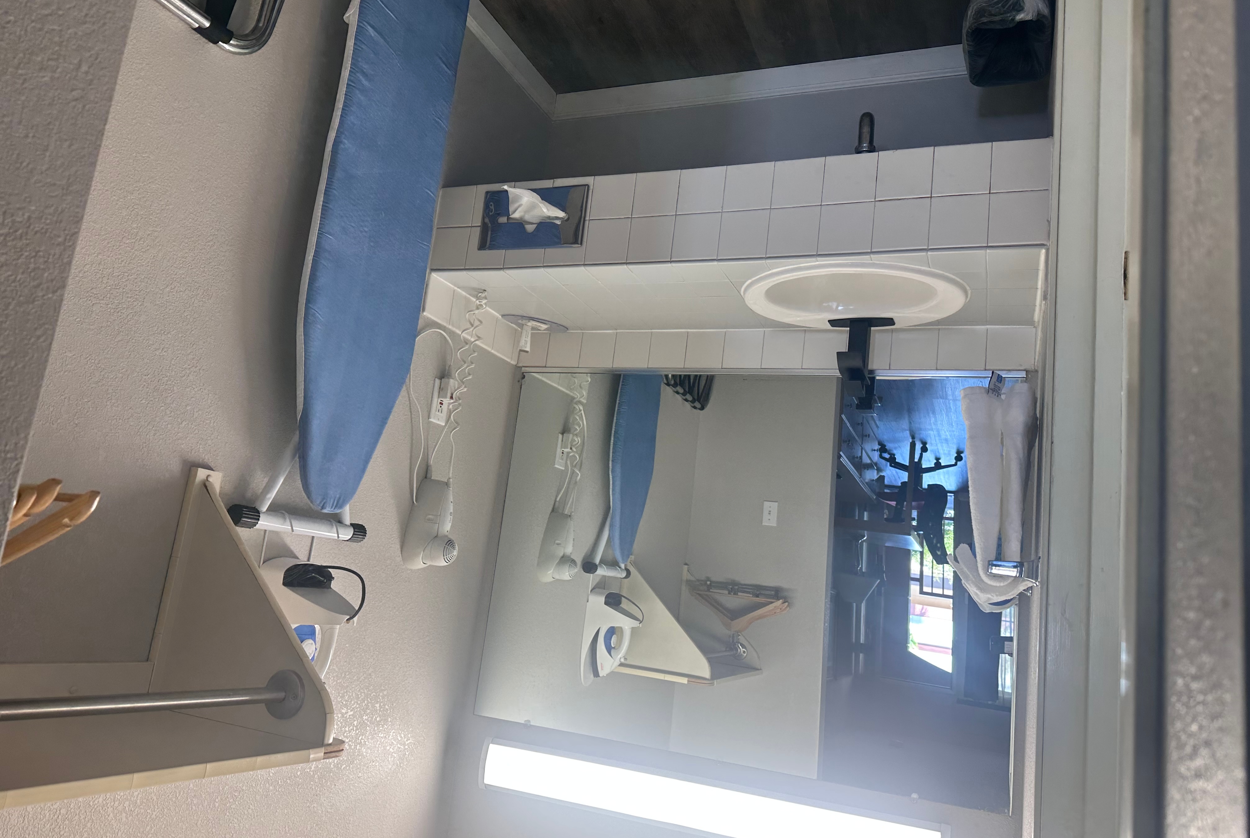 Guest room bath at the Days Inn by Wyndham Rocklin/Sacramento in Rocklin, California