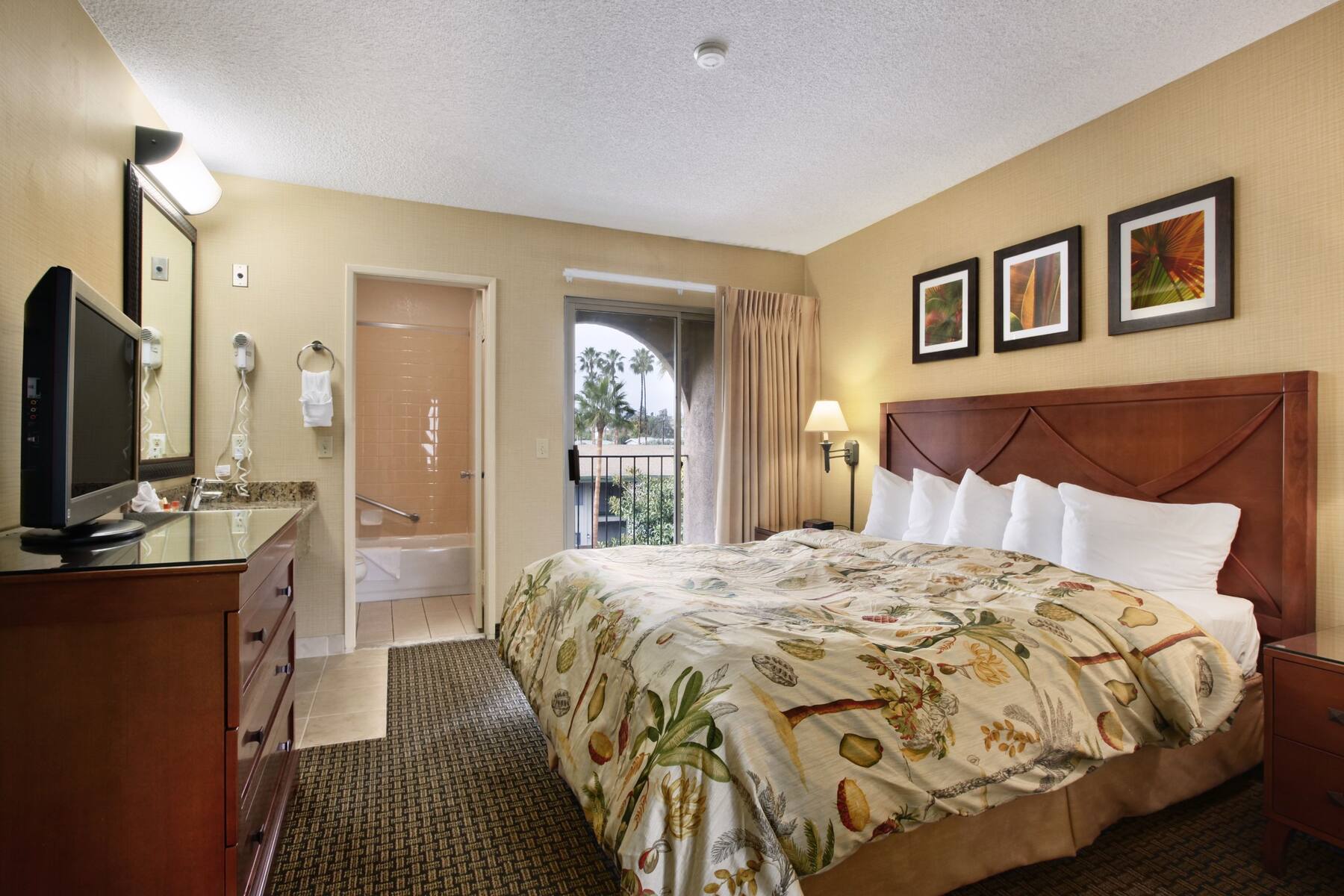 Days Inn & Suites by Wyndham San Diego Near Sea World | San Diego, CA Hotels Days Inn & Suites by Wyndham San Diego Near Sea World | San Diego, CA Hotels