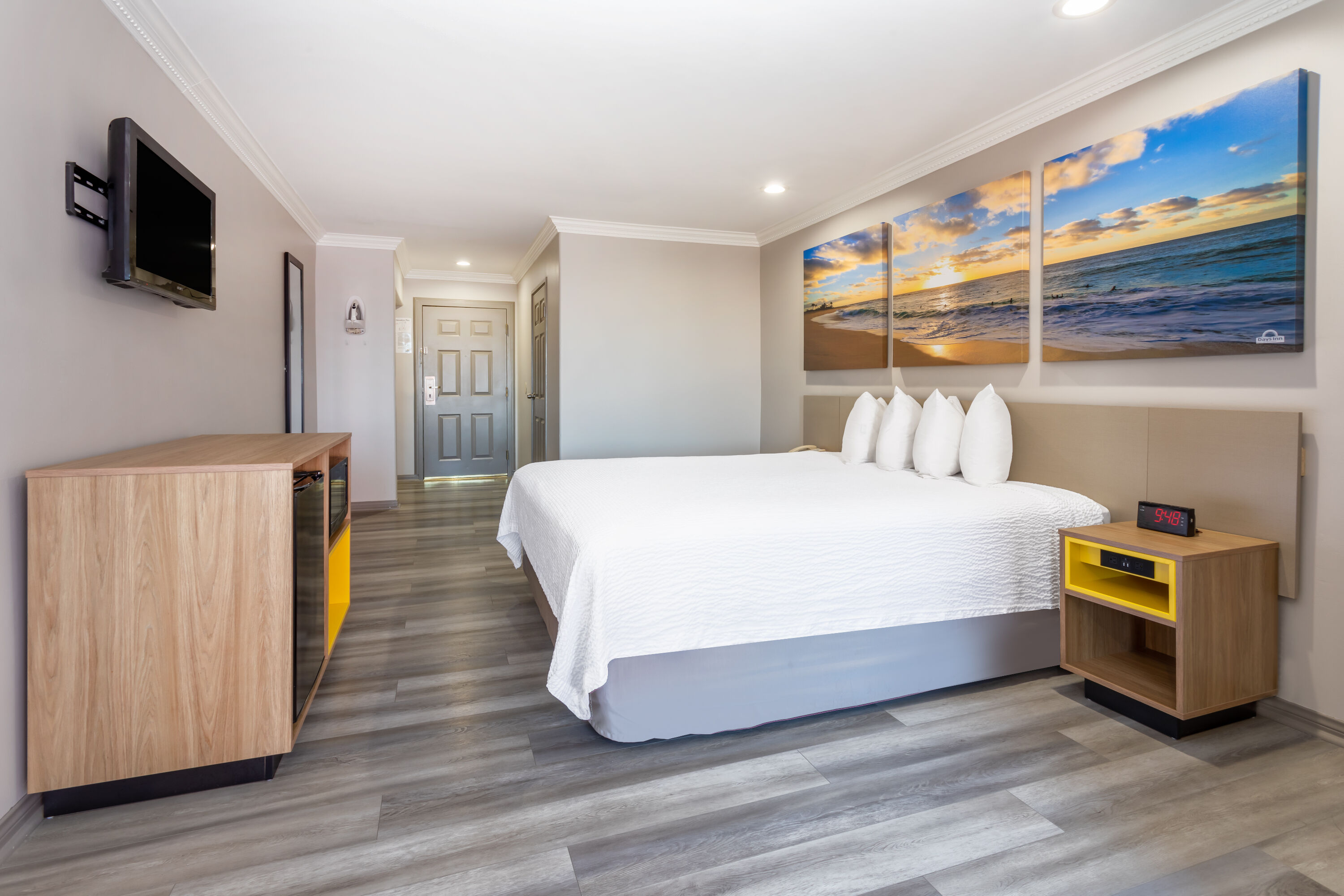 Days Inn By Wyndham Santa Monica Los Angeles Santa