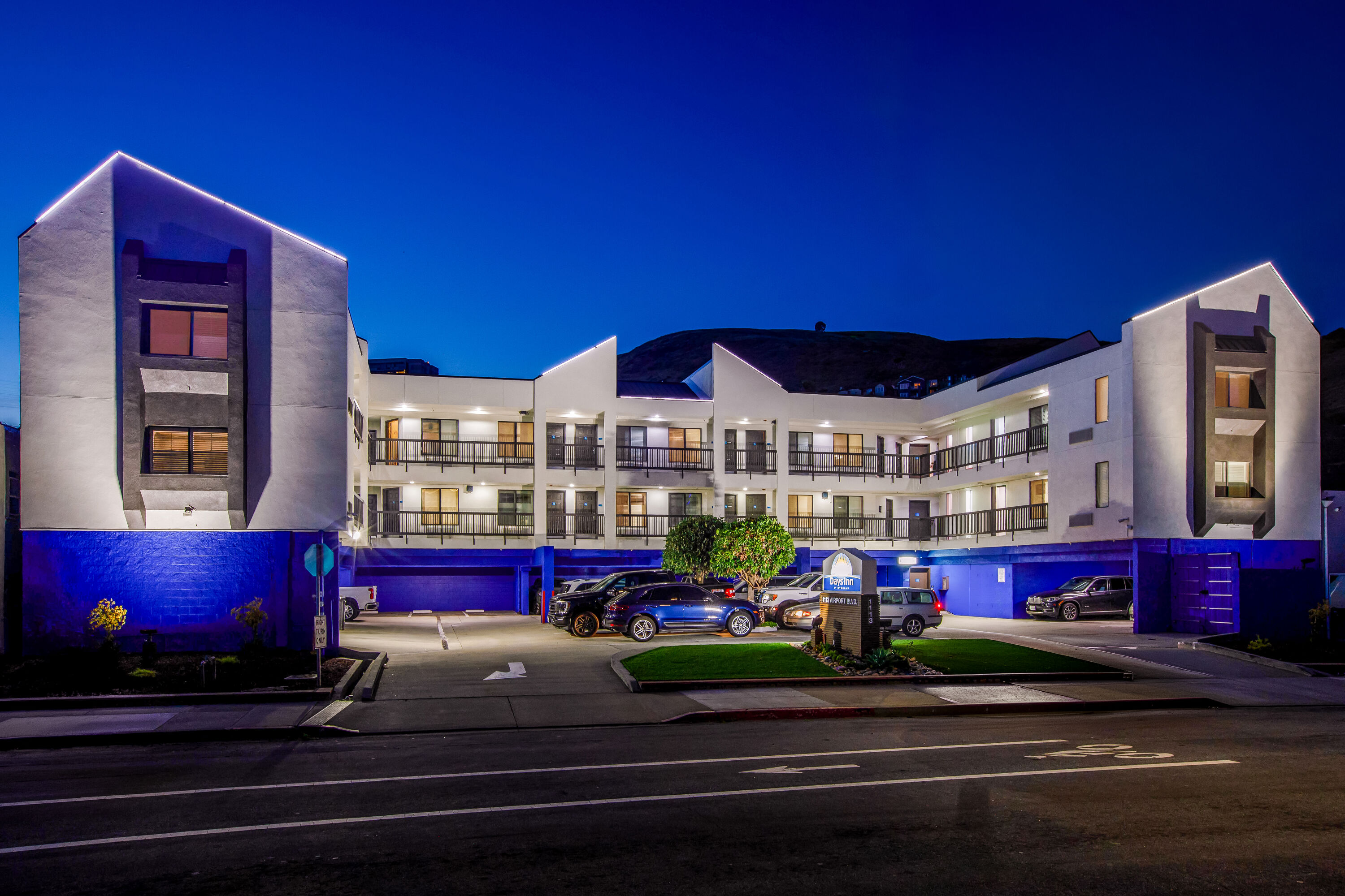 Exterior Night Image of Days Inn by Wyndham San Francisco S/Oyster Point Airport hotel in South San Francisco, California