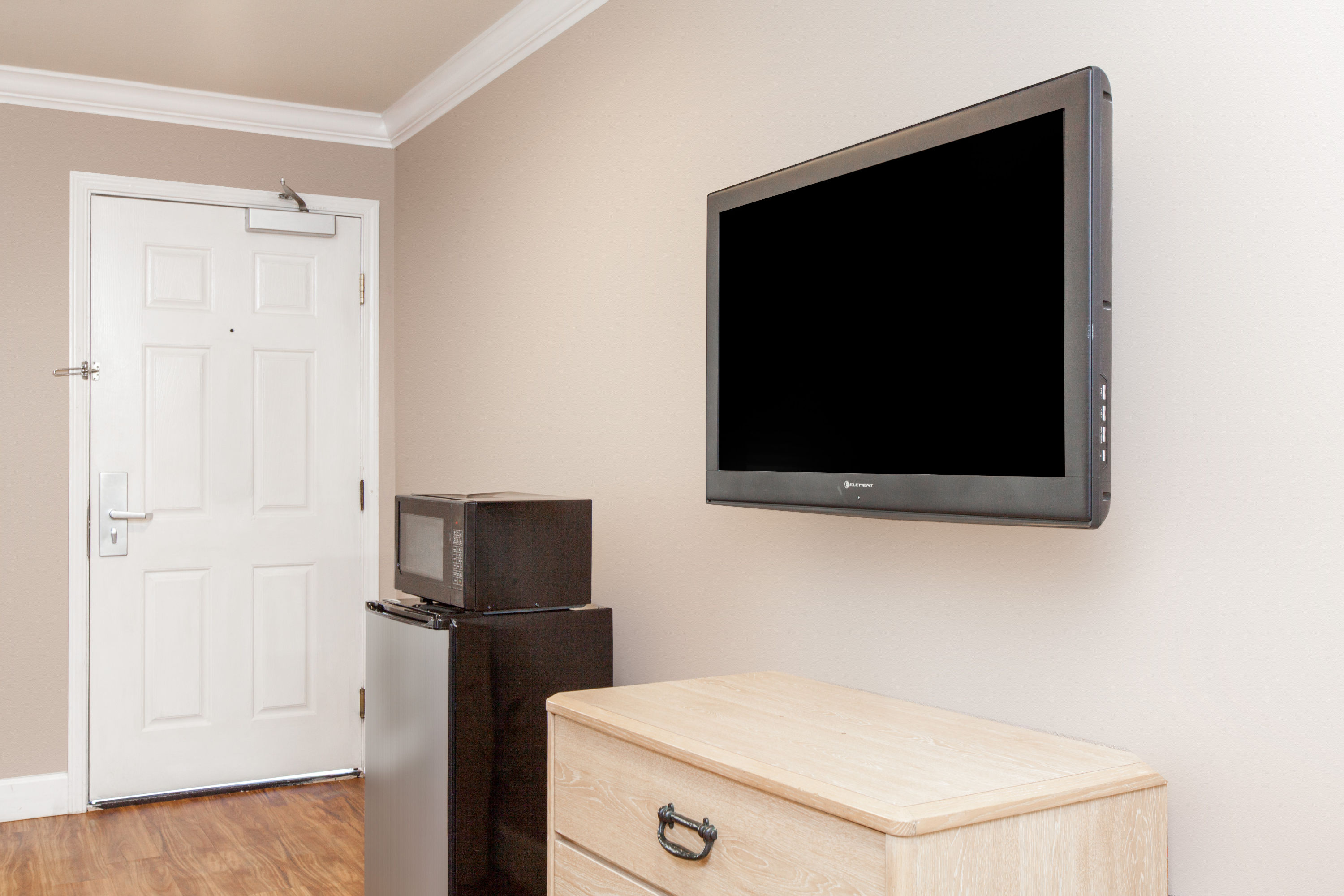 Guest room at the Days Inn by Wyndham San Francisco S/Oyster Point Airport in South San Francisco, California