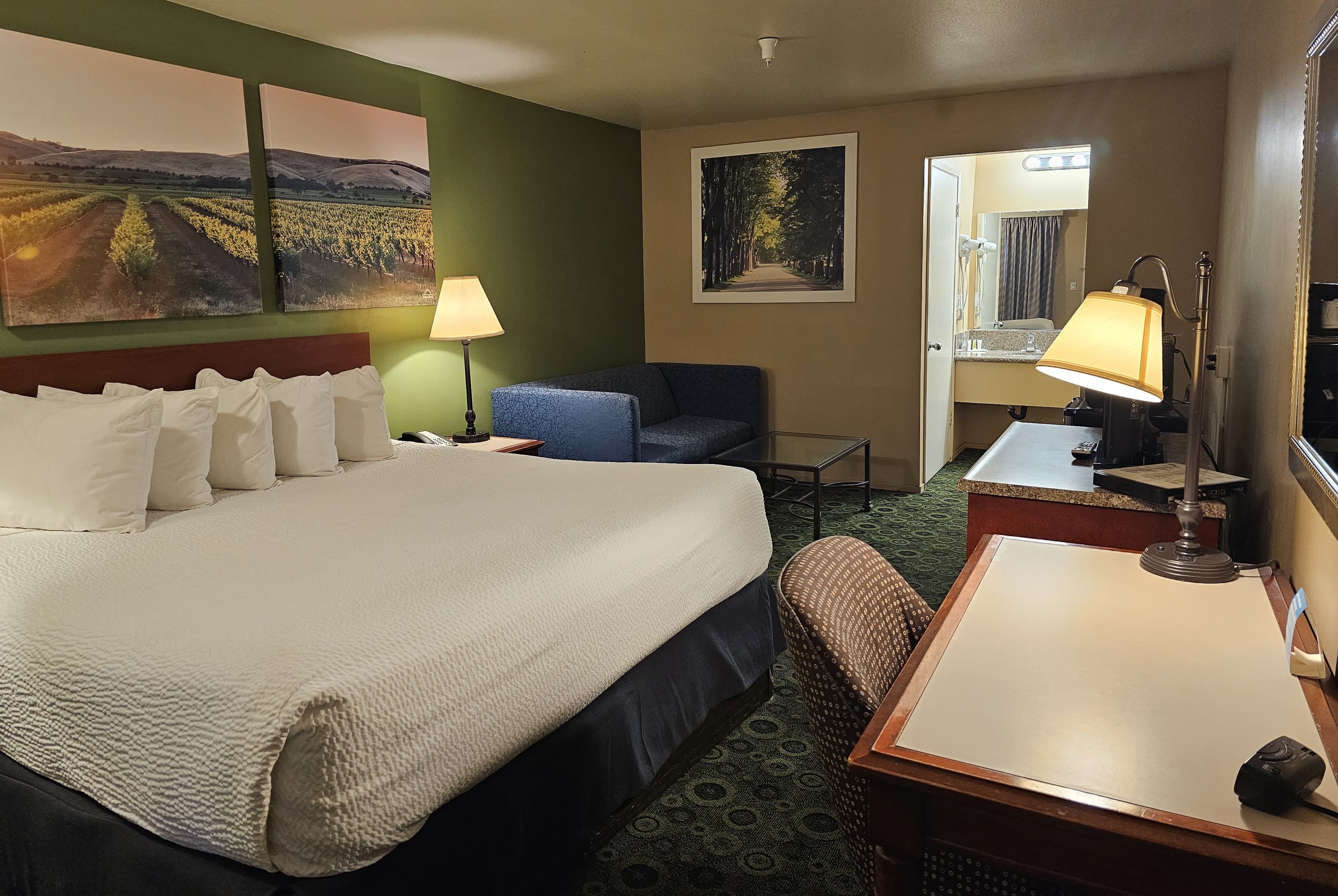 Guest room at the Days Inn by Wyndham Westley in Westley, California