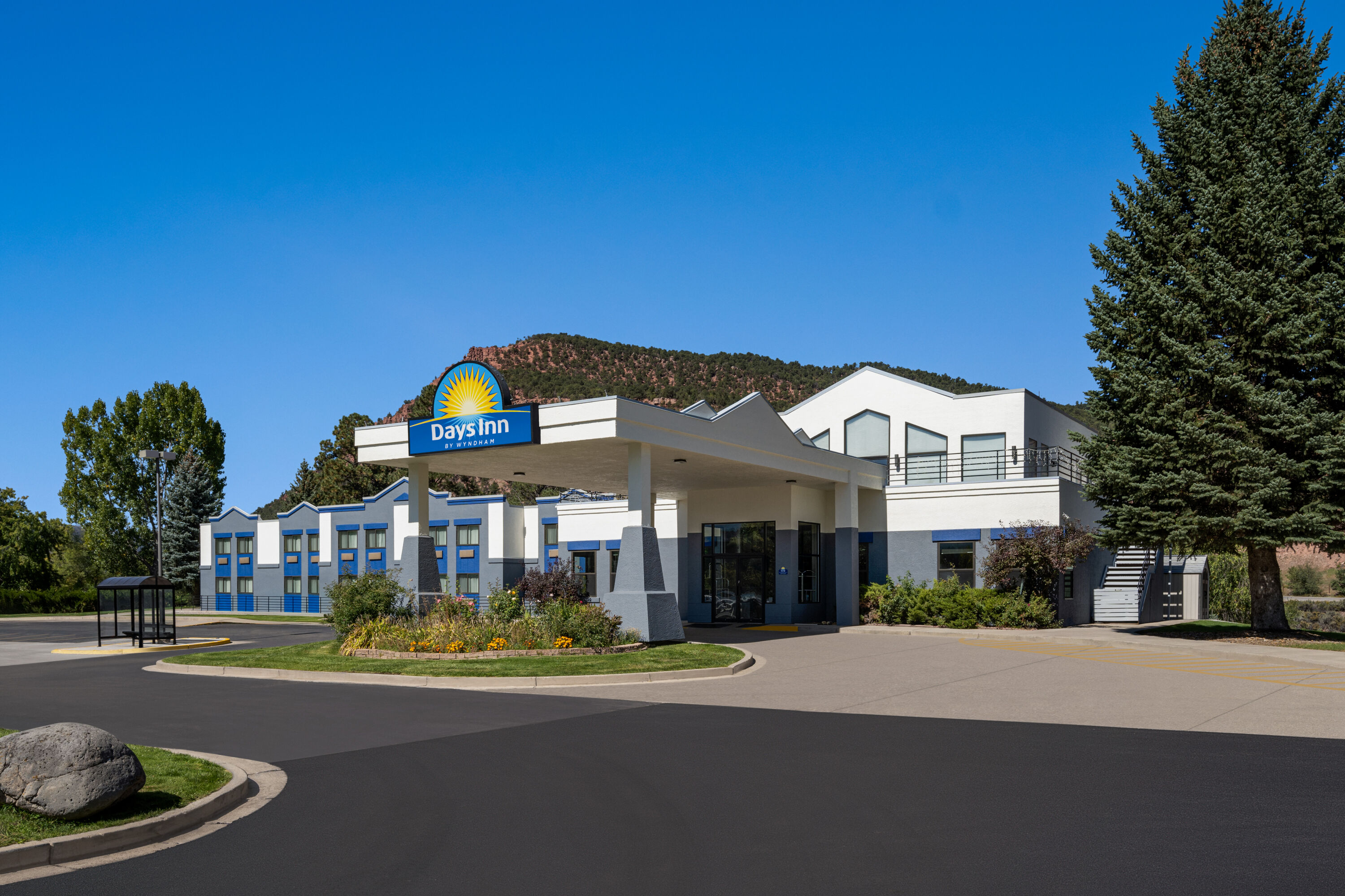 Exterior of Days Inn by Wyndham Carbondale hotel in Carbondale, Colorado