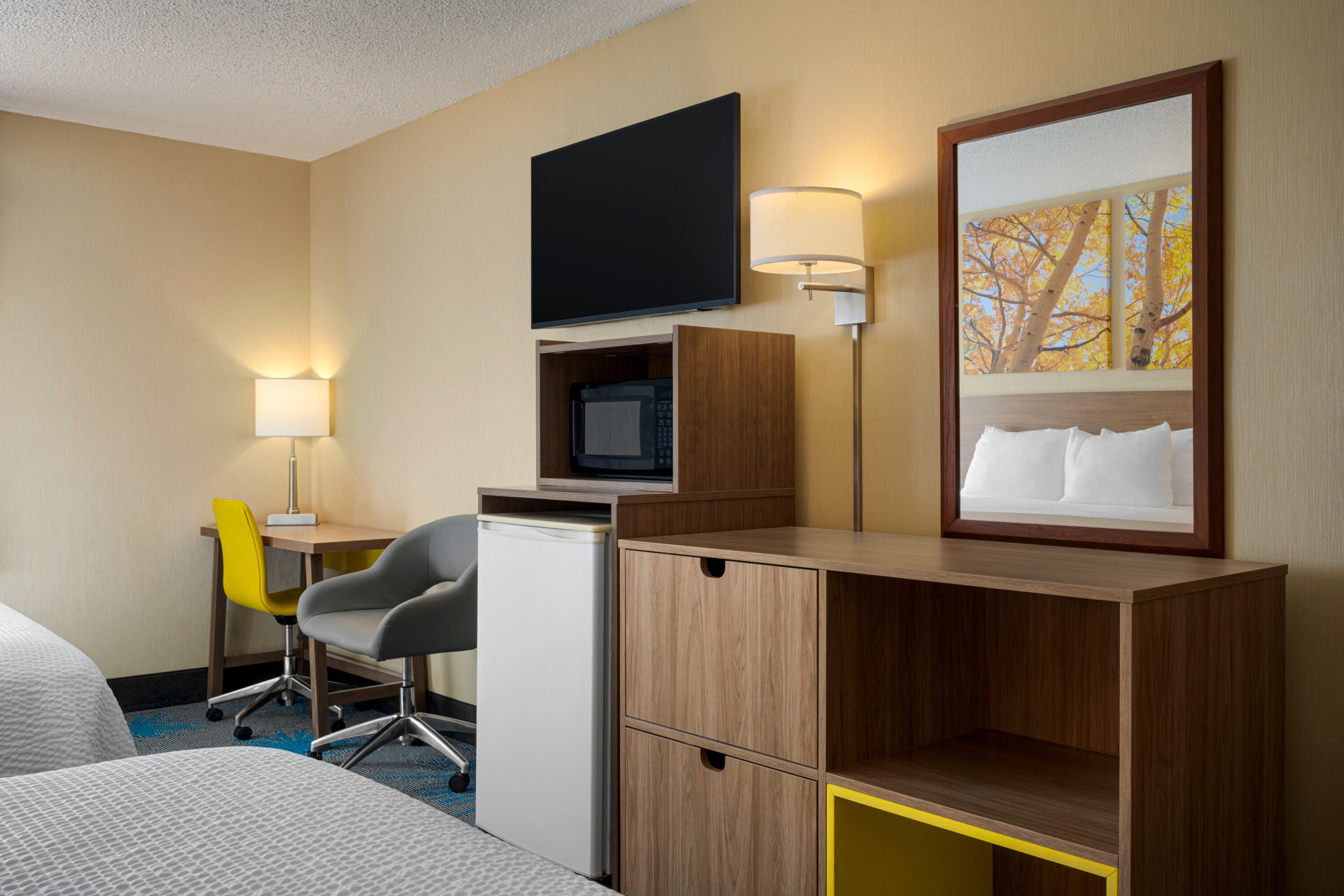 Guest room at the Days Inn by Wyndham Carbondale in Carbondale, Colorado