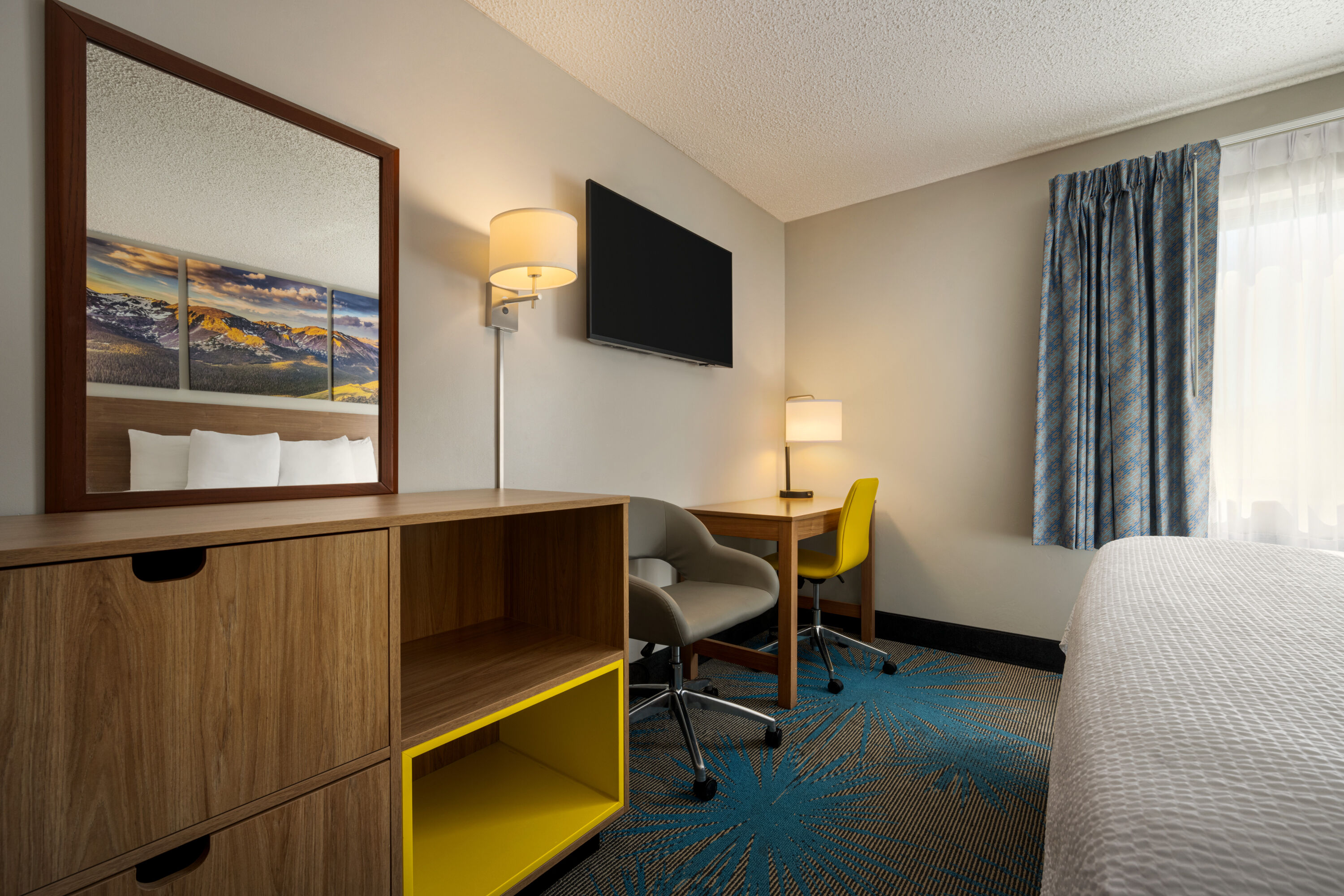 Days Inn by Wyndham Carbondale suite in Carbondale, Colorado