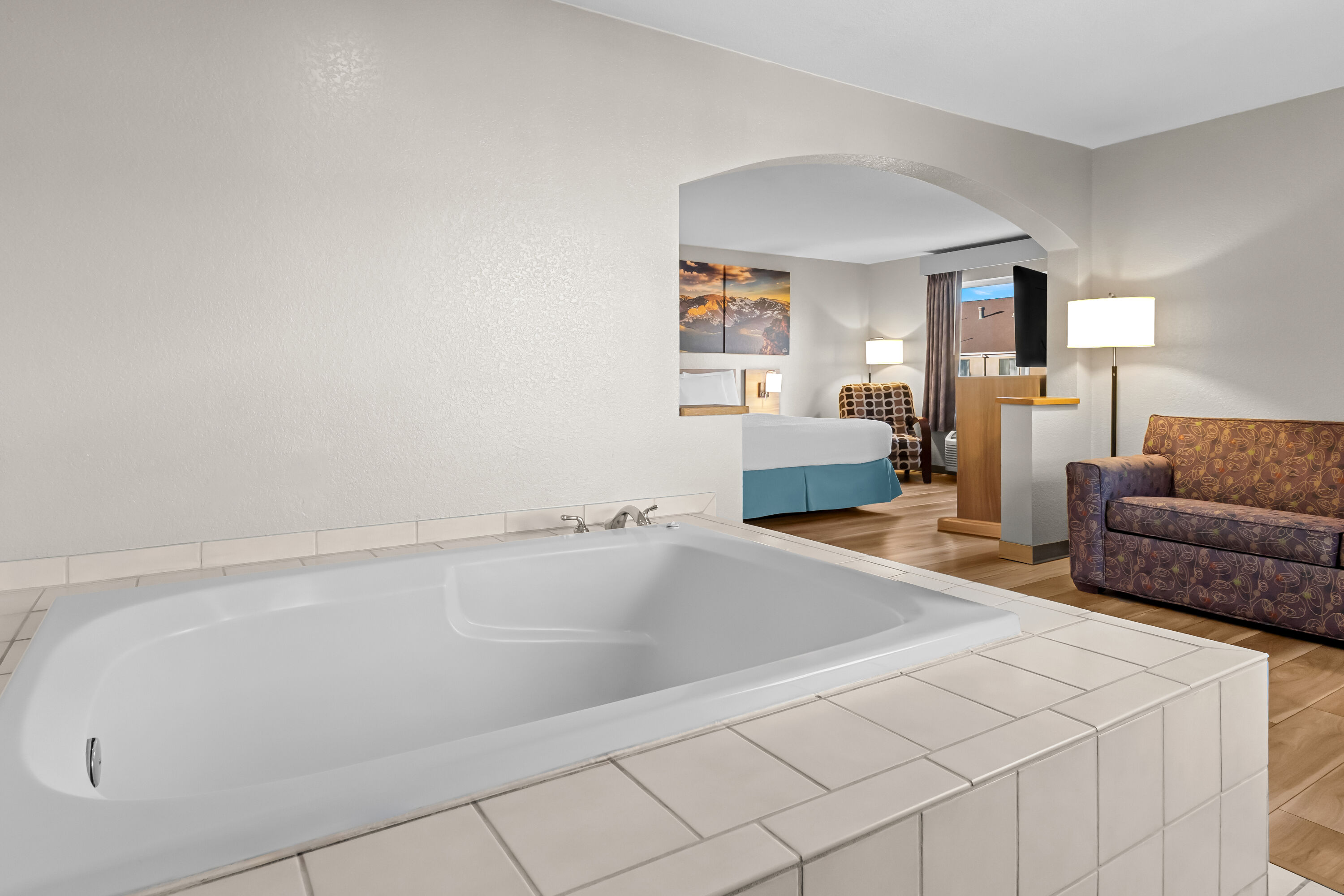 Days Inn & Suites by Wyndham Castle Rock hot tub suite in Castle Rock, Colorado