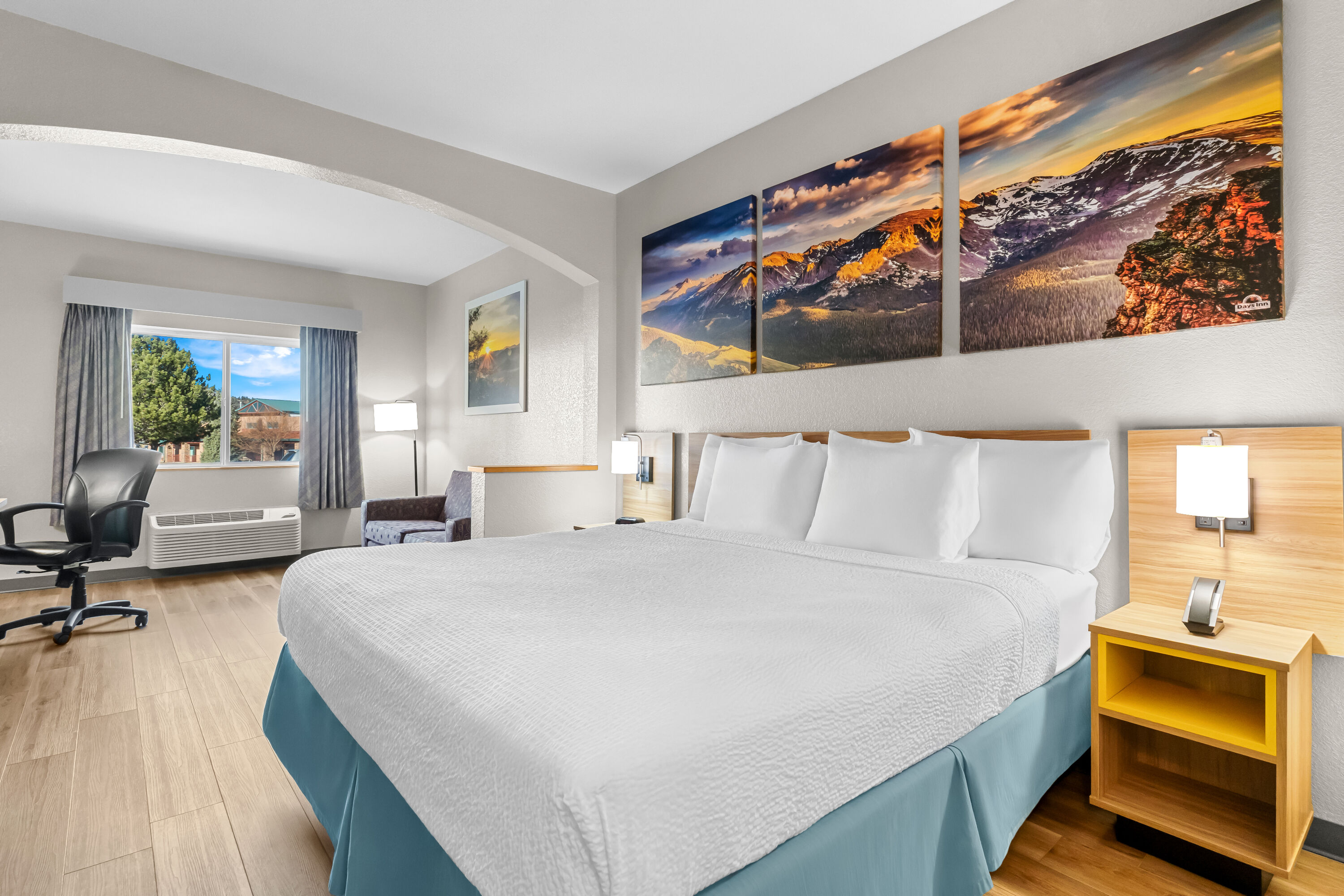 Days Inn & Suites by Wyndham Castle Rock suite in Castle Rock, Colorado