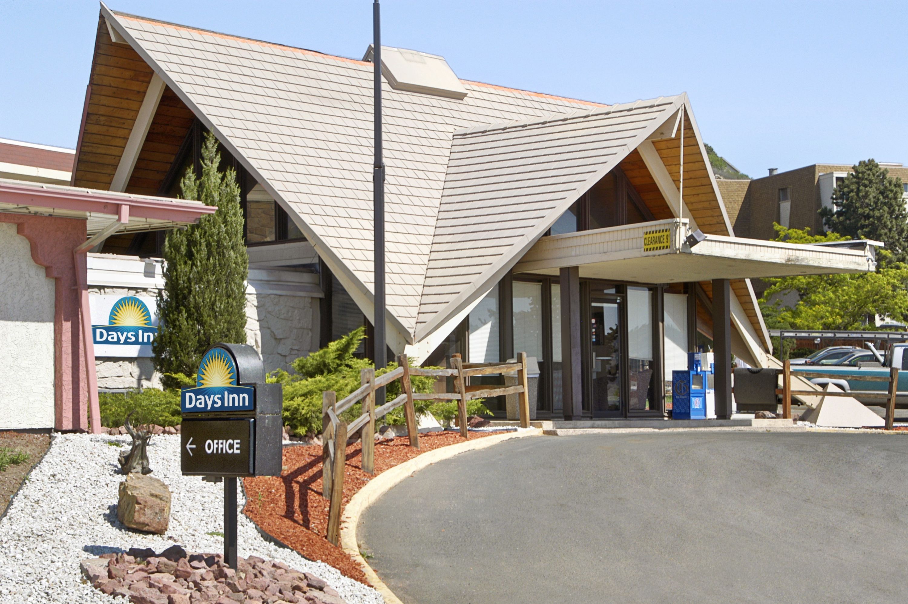 Days Inn By Wyndham Colorado Springs Garden Of The Gods Colorado