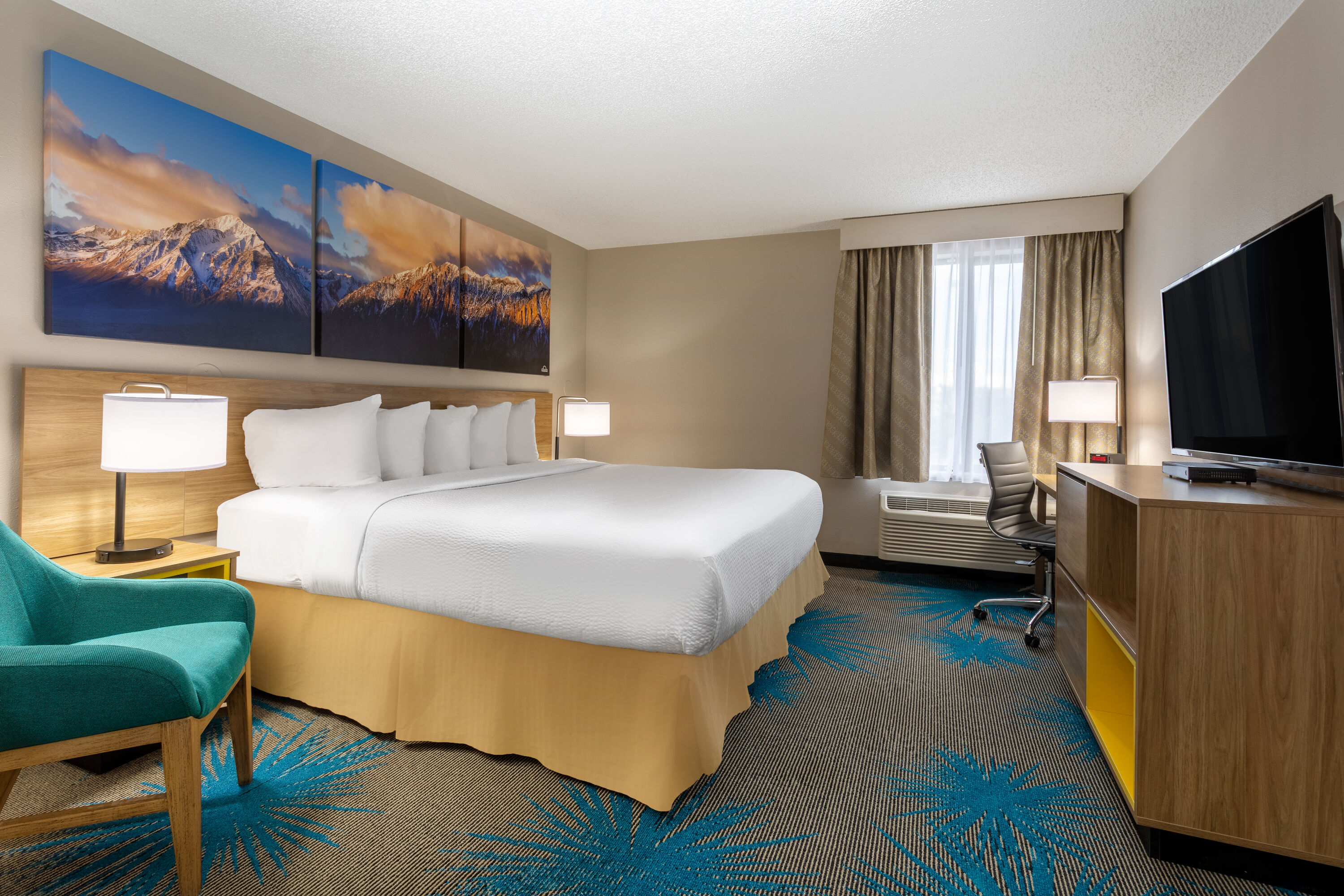 Days Inn & Suites By Wyndham Denver International Airport Days Inn & Suites by Wyndham Denver International Airport | Denver, CO