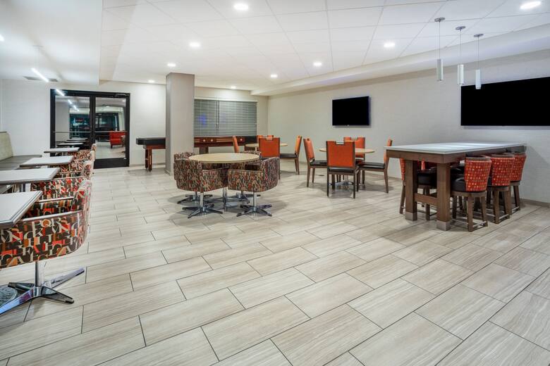 Days Inn Suites Denver International Airport Hotels Co Days Inn Suites Denver International Airport Hotel Lobby In Colorado