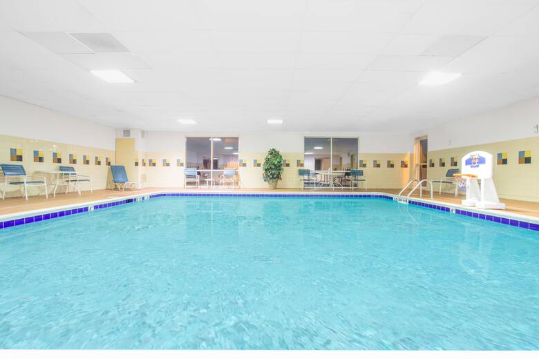 Days Inn Wellington Fort Collins Area Hotels Co 80545 Pool At The Days Inn Wellington Fort Collins Area In Colorado