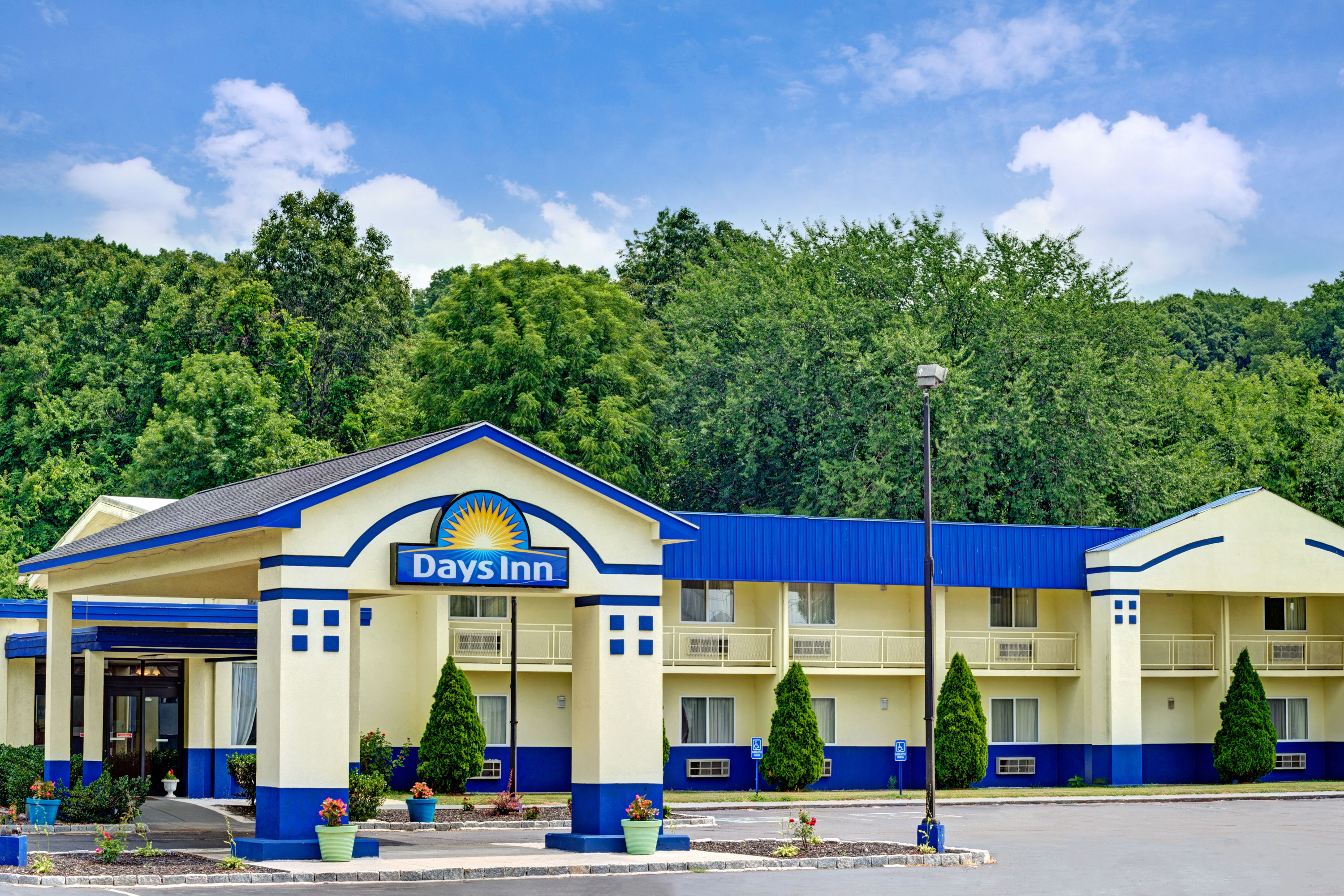Days Inn By Wyndham Southington Southington Ct Hotels