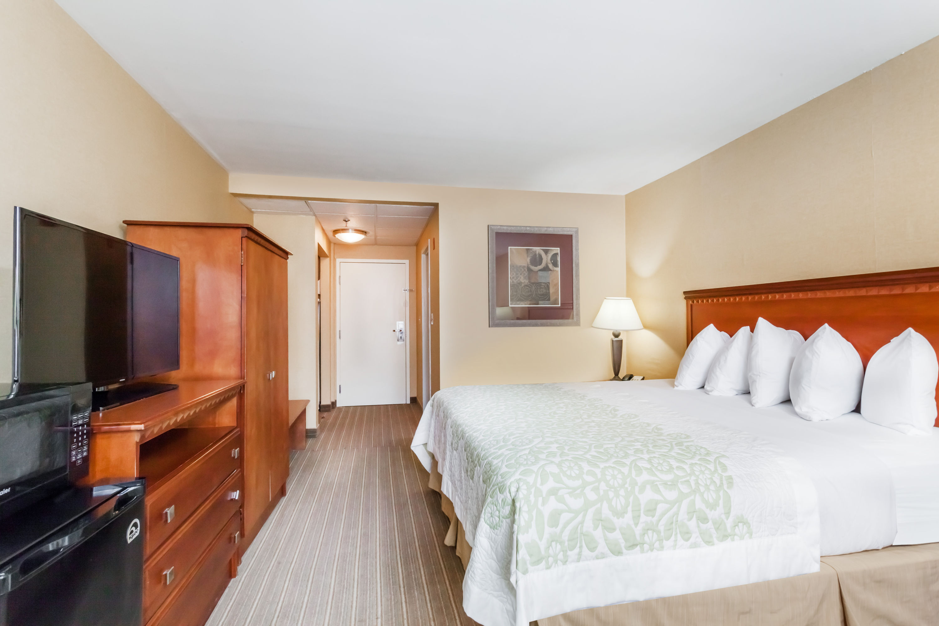 Days Inn by Wyndham Windsor  Locks  Bradley Intl Airport 