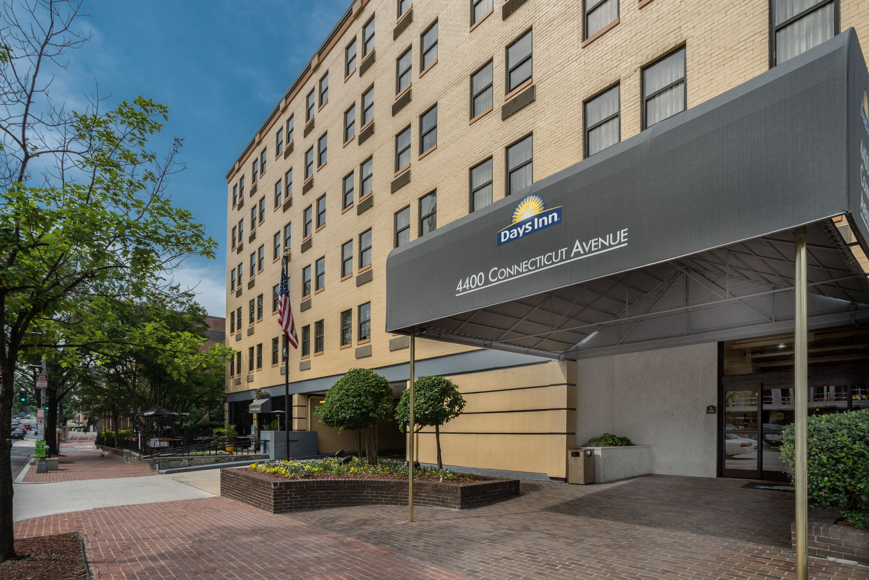 Exterior of Days Inn by Wyndham Washington DC/Connecticut Avenue hotel in Washington, District Of Columbia