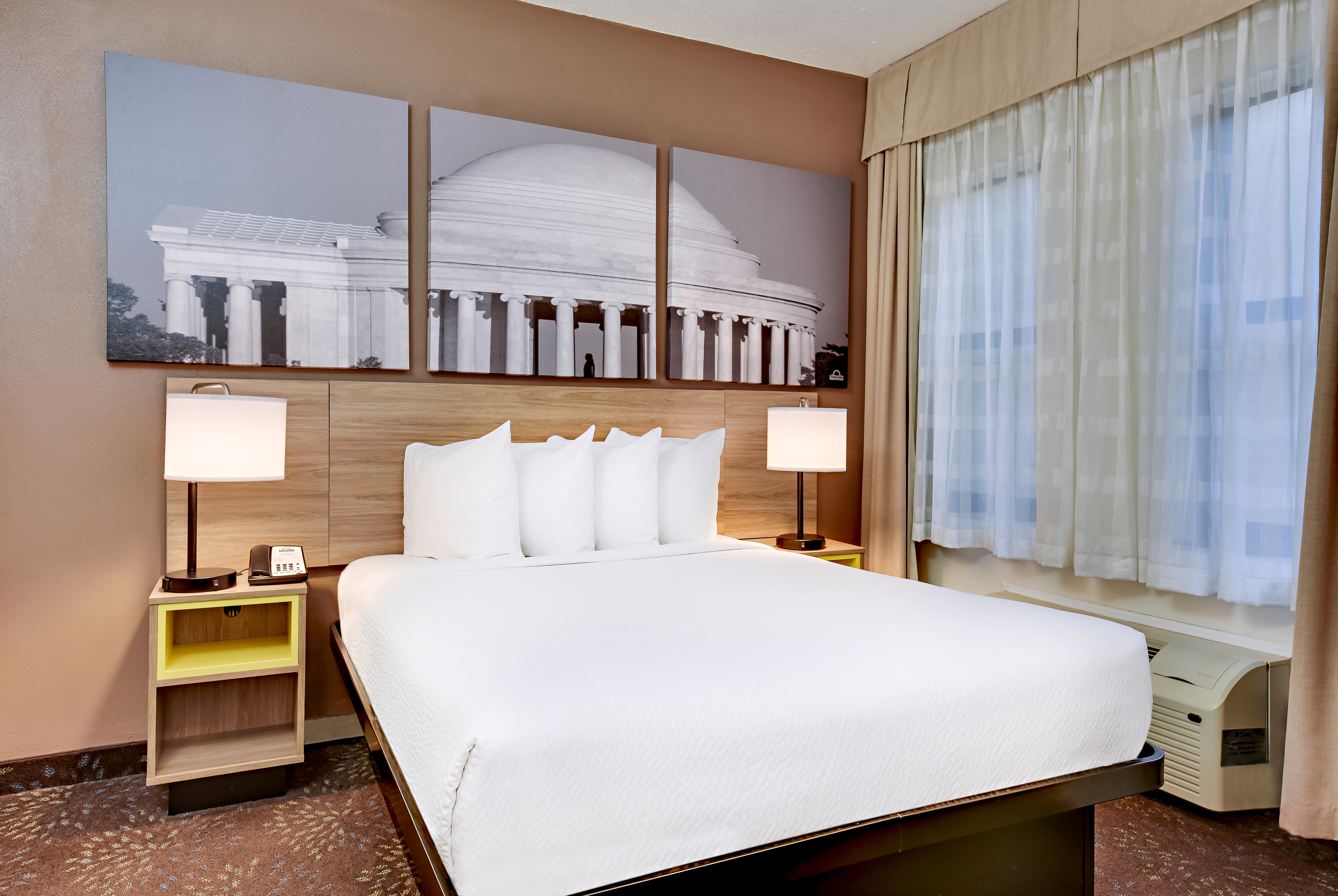 Guest room at the Days Inn by Wyndham Washington DC/Connecticut Avenue in Washington, District Of Columbia