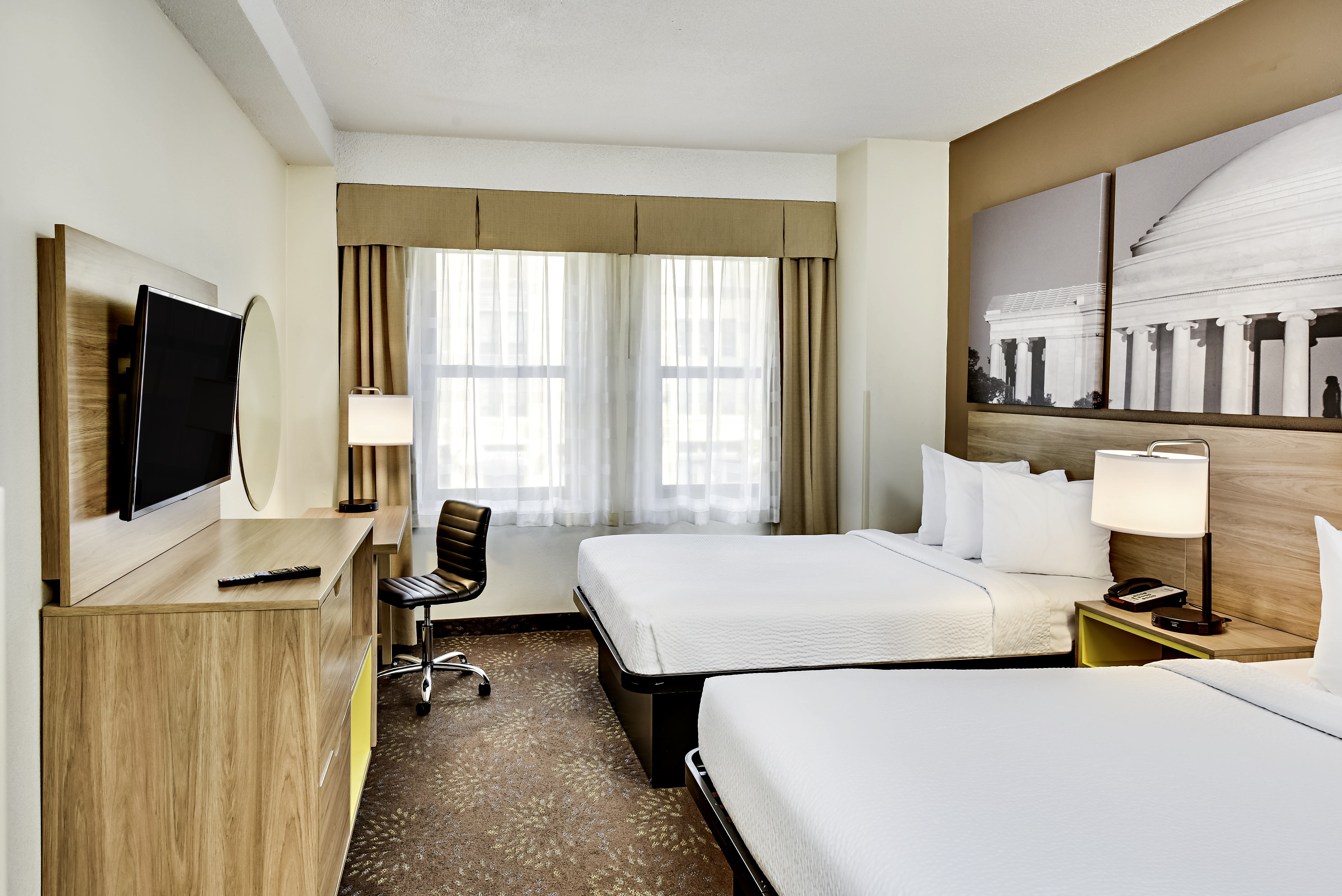 Guest room at the Days Inn by Wyndham Washington DC/Connecticut Avenue in Washington, District Of Columbia