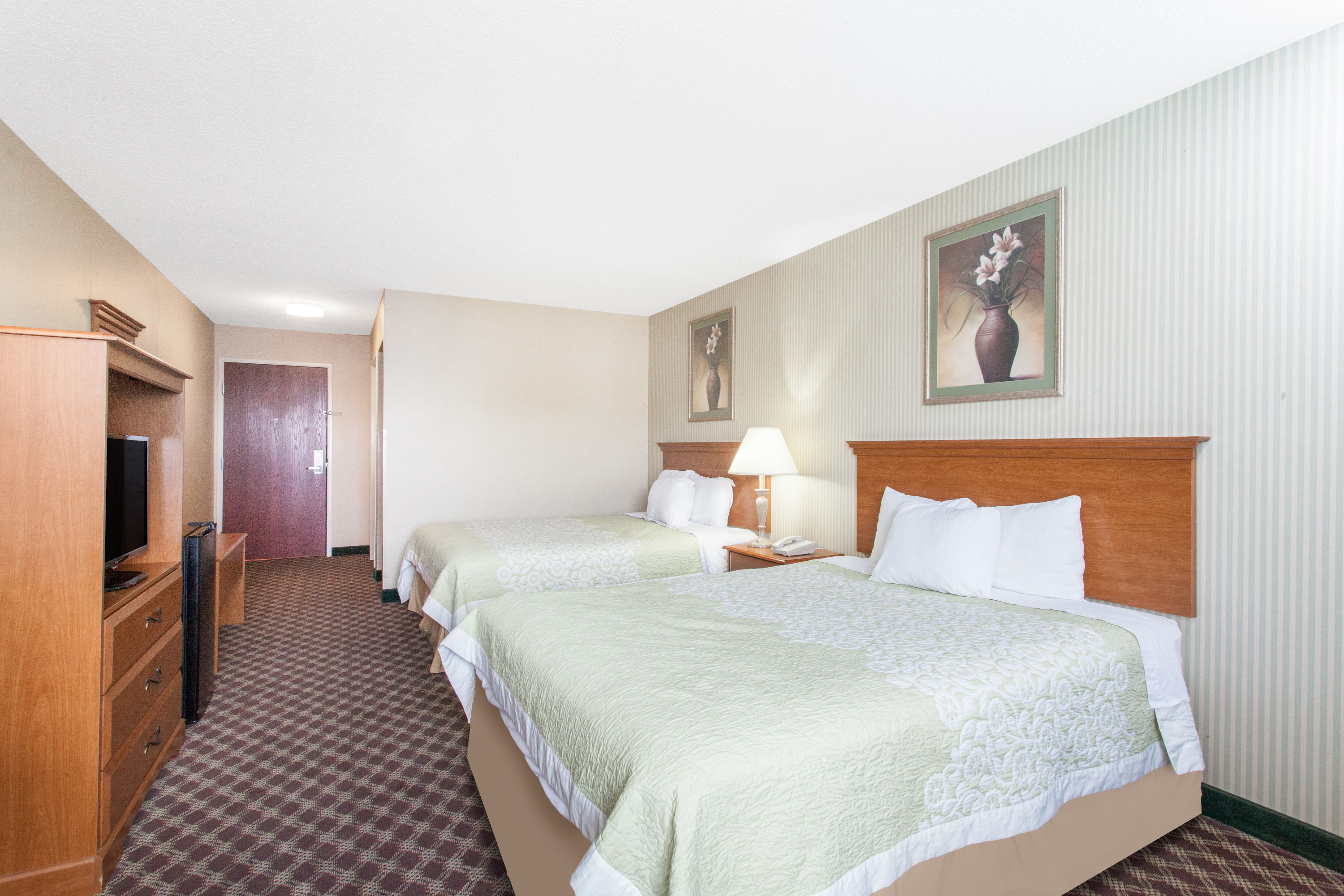 Days Inn Amp Suites By Wyndham Seaford Seaford De Hotels