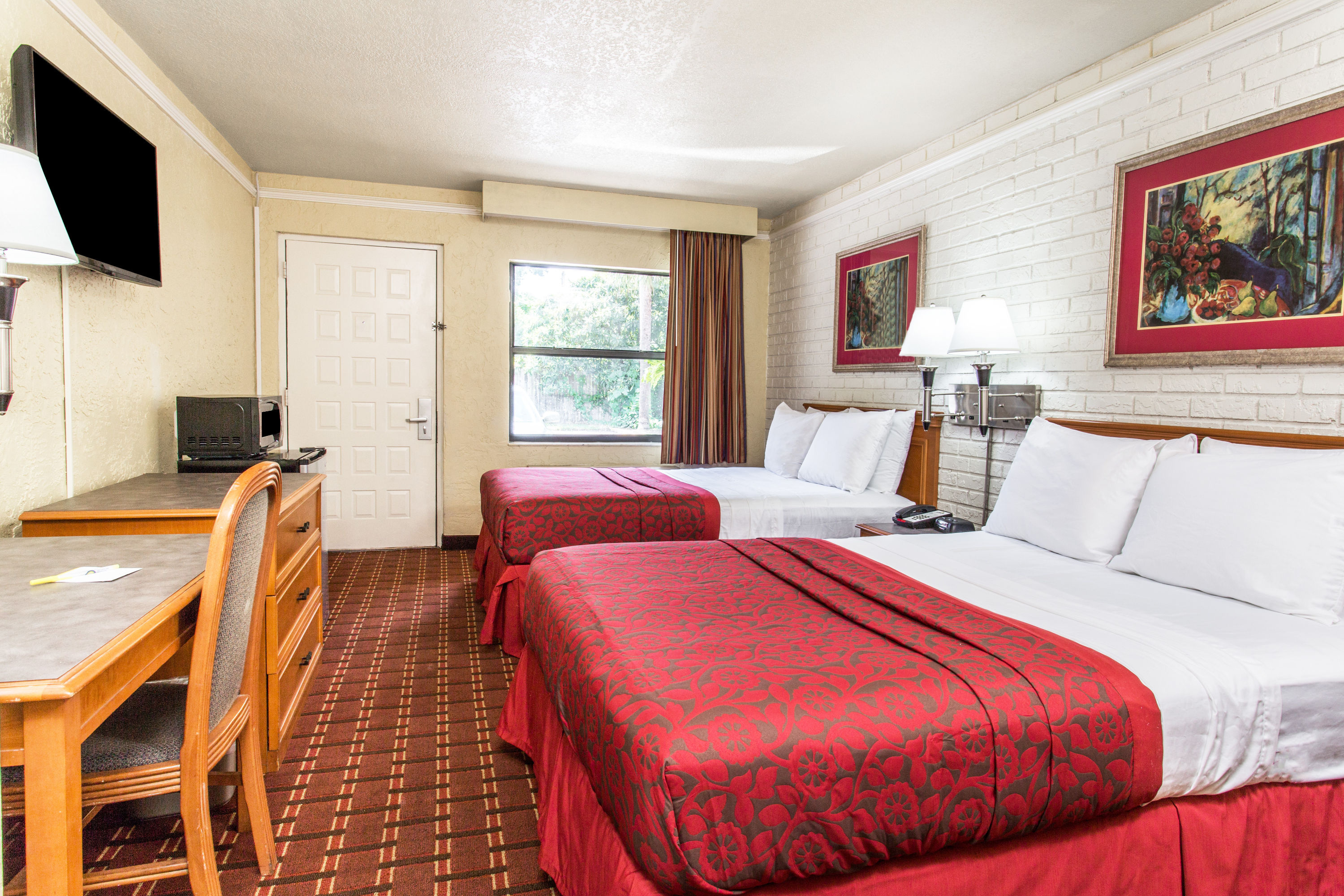 Days Inn & Suites by Wyndham Altamonte Springs Altamonte Springs, FL