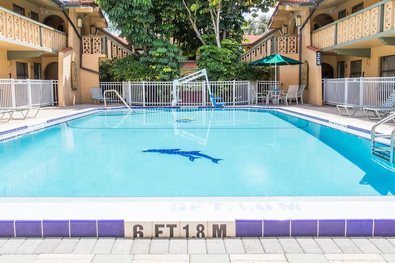 Days Inn Suites By Wyndham Altamonte Springs Pool At The Days Inn Suites By Wyndham Altamonte Springs In Florida