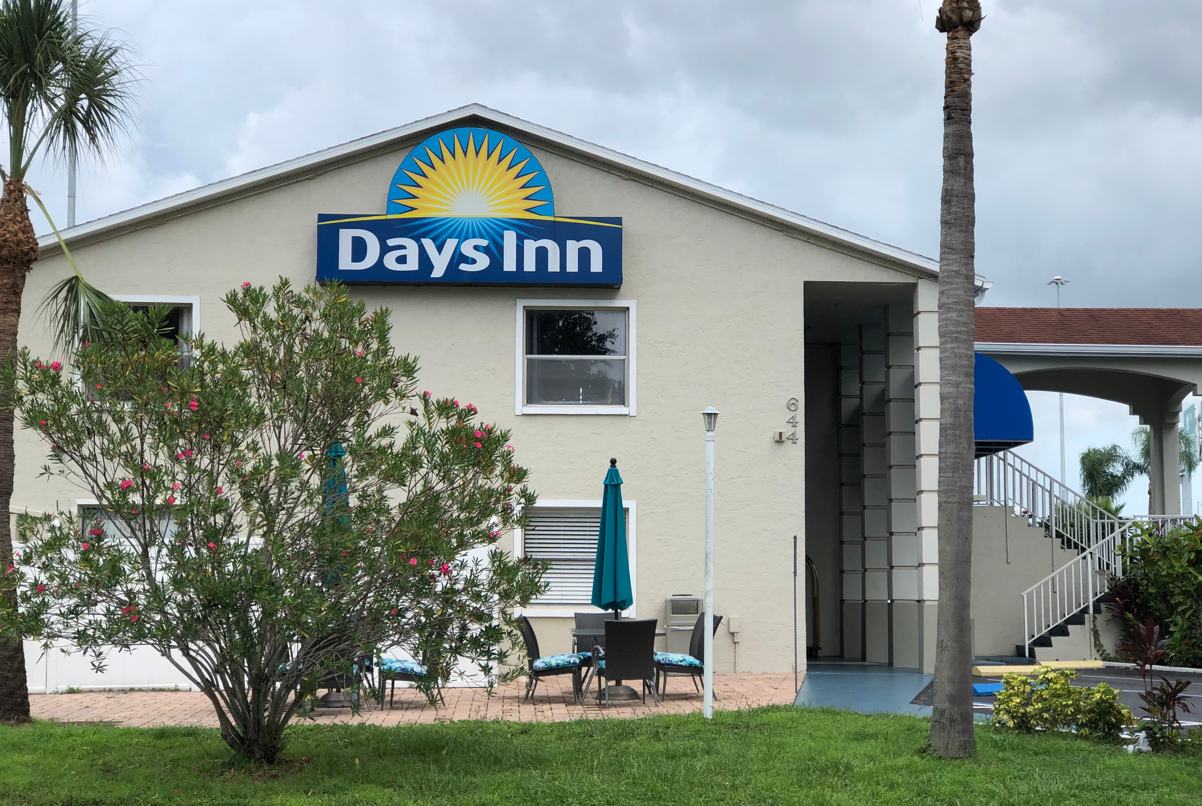 Days Inn By Wyndham Bradenton I 75 Bradenton Fl Hotels