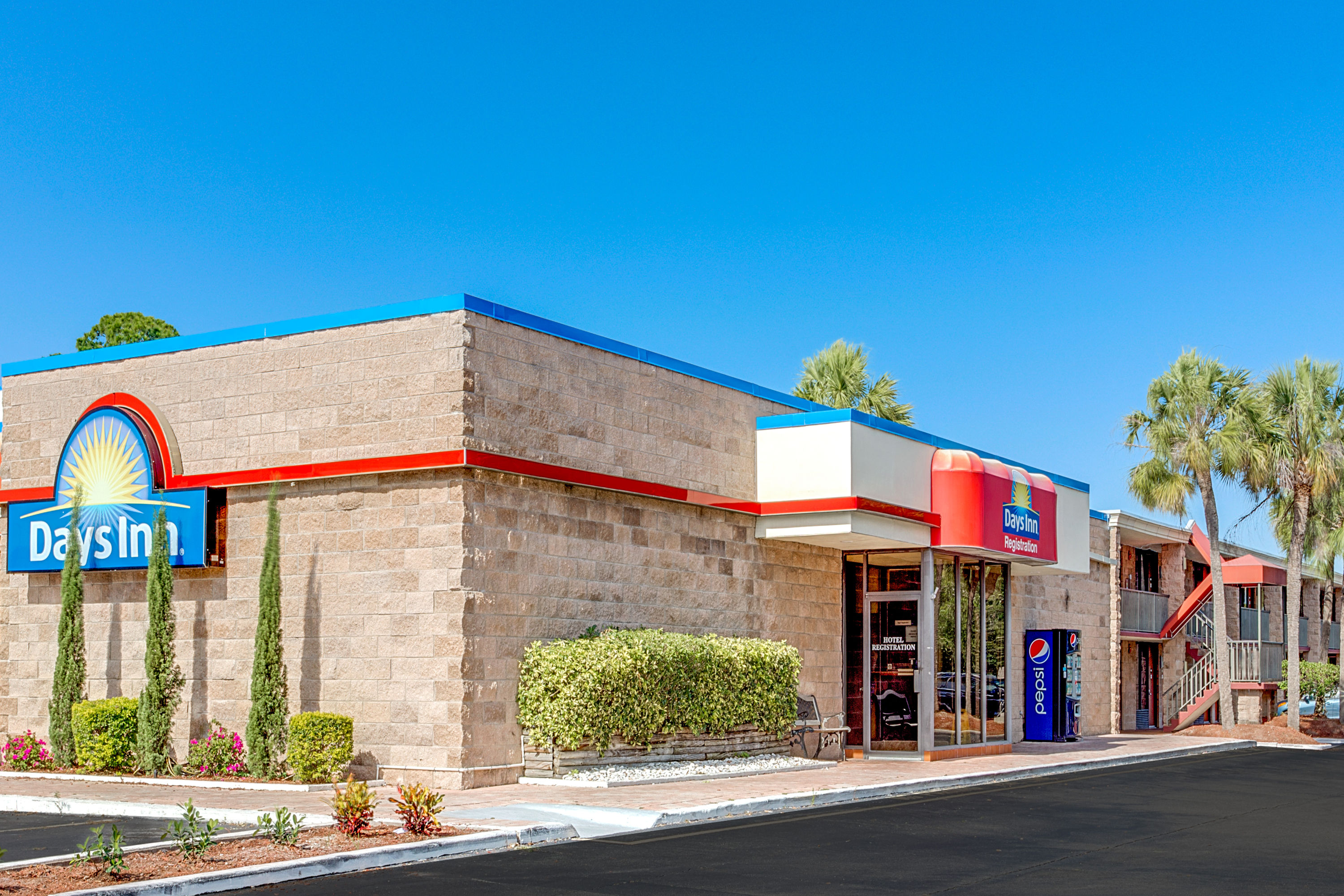 Exterior of Days Inn by Wyndham Bradenton - Near the Gulf hotel in Bradenton, Florida
