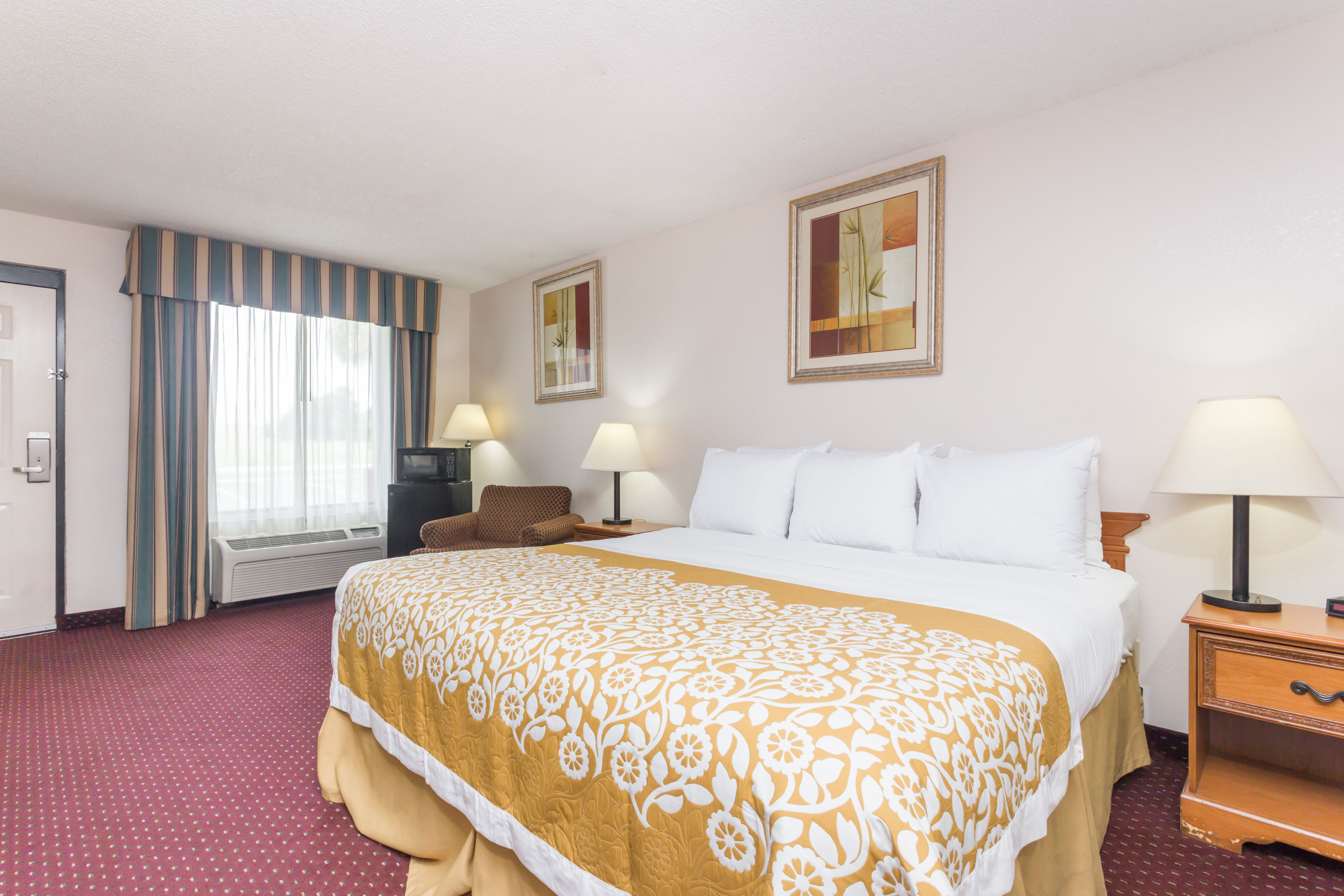 Days Inn By Wyndham Chiefland Chiefland Fl Hotels