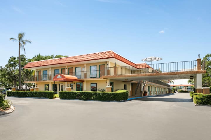 Days Inn by Wyndham Clearwater/Gulf to Bay | Clearwater, FL Hoteles Days Inn by Wyndham Clearwater/Gulf to Bay | Clearwater, FL Hoteles