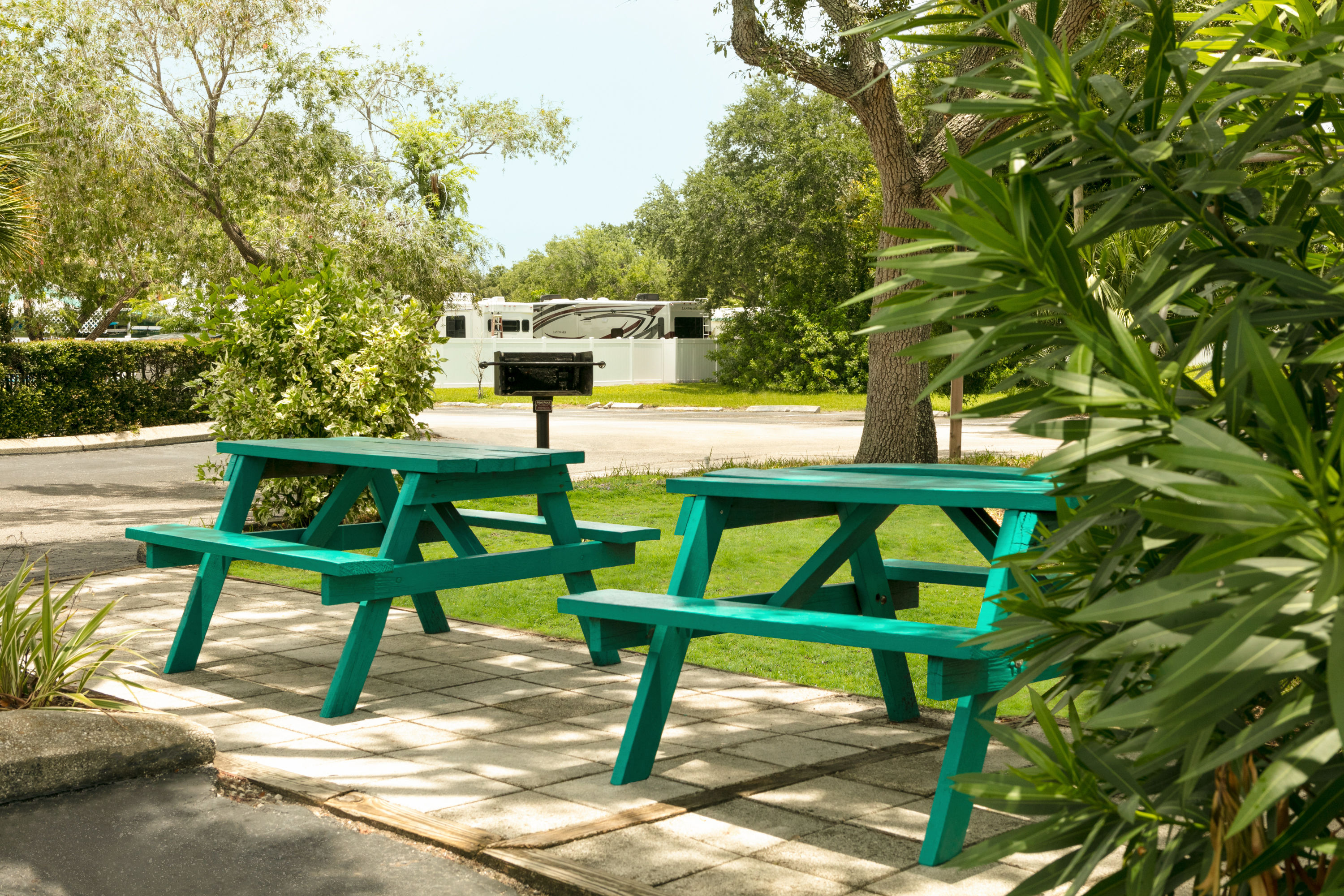 Exterior of Days Inn by Wyndham Clearwater/Gulf to Bay hotel in Clearwater, Florida