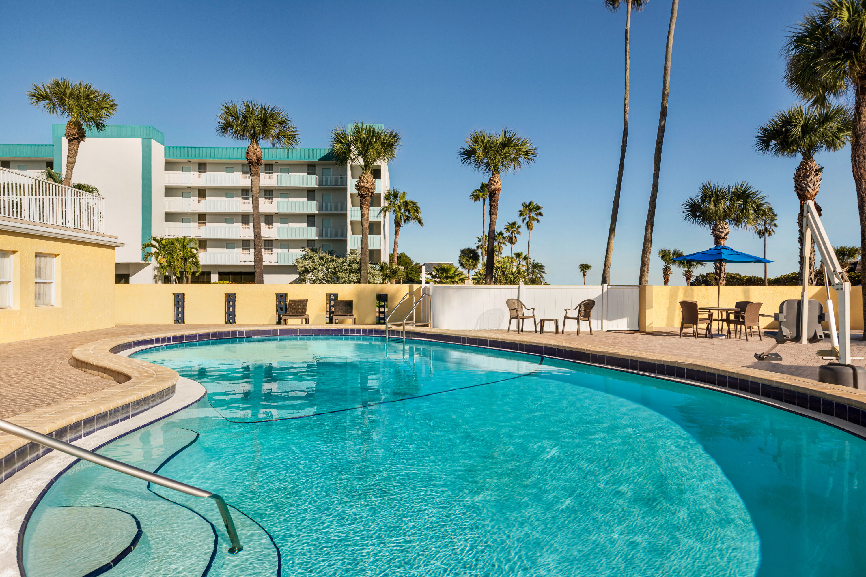 Days Inn by Wyndham Cocoa Beach Port Canaveral Cocoa Beach, FL Hotels