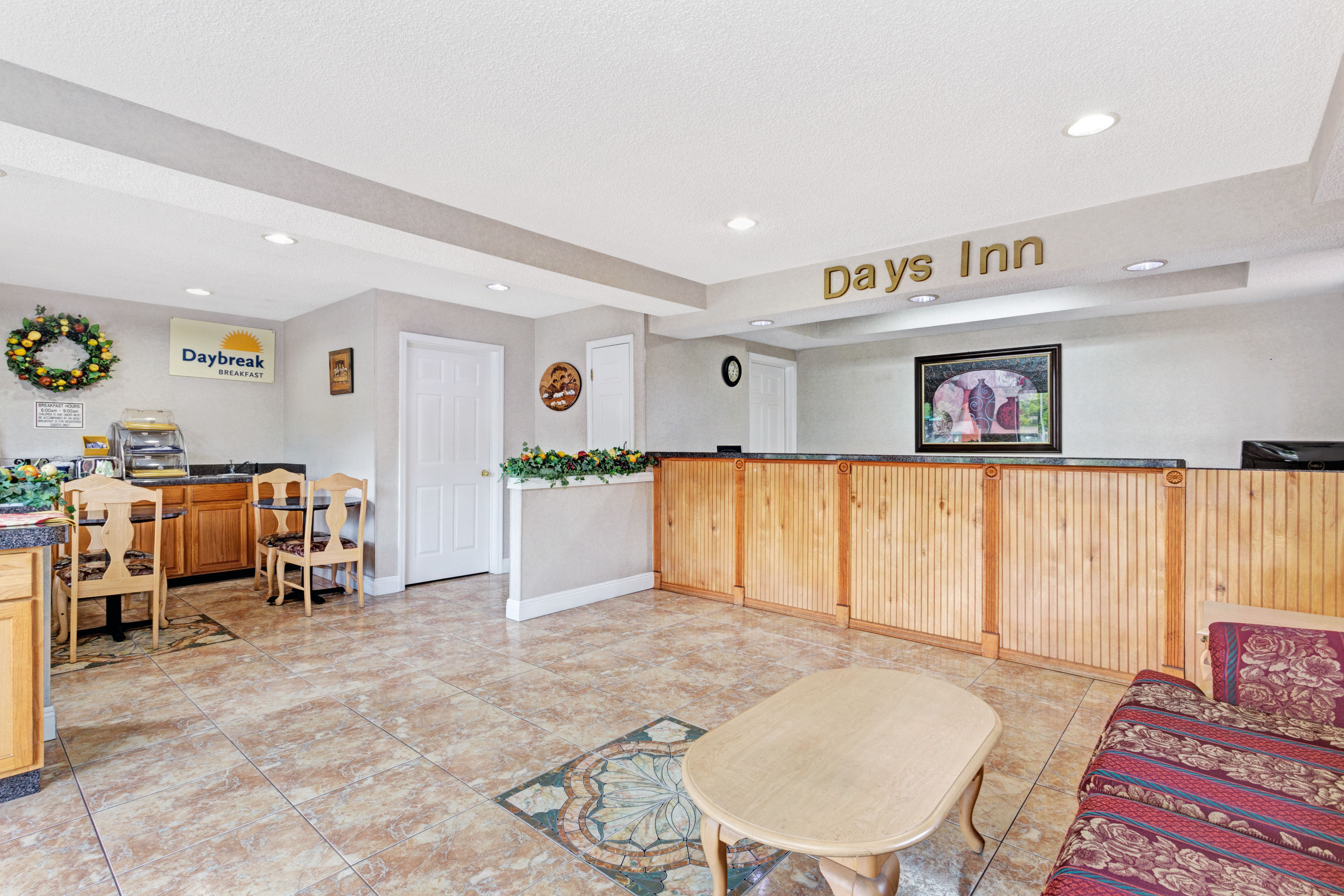 Days Inn By Wyndham Daytona Beach Downtown Daytona Beach Fl Hotels