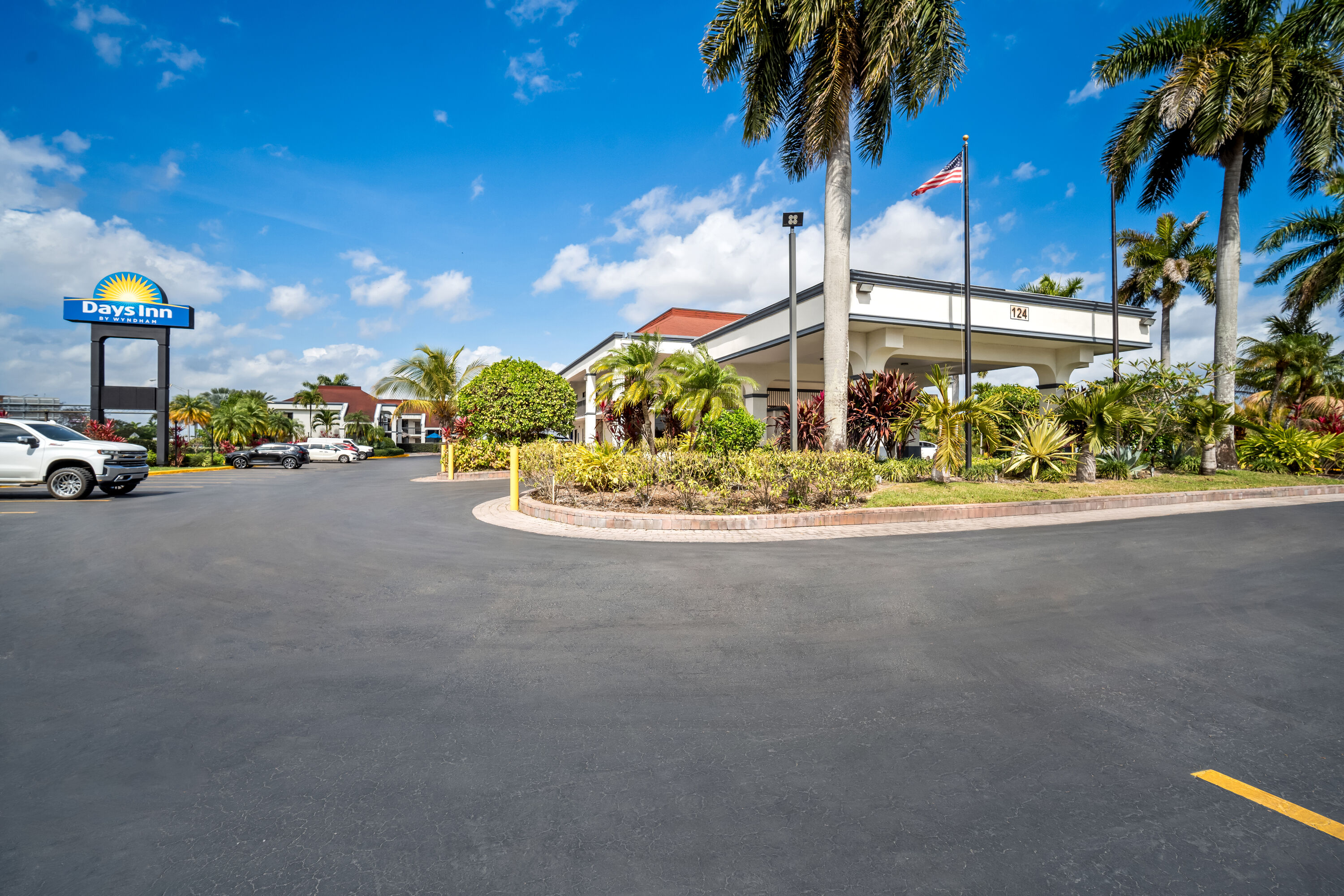 Exterior Day Image of Days Inn by Wyndham Florida City hotel in Florida City, Florida