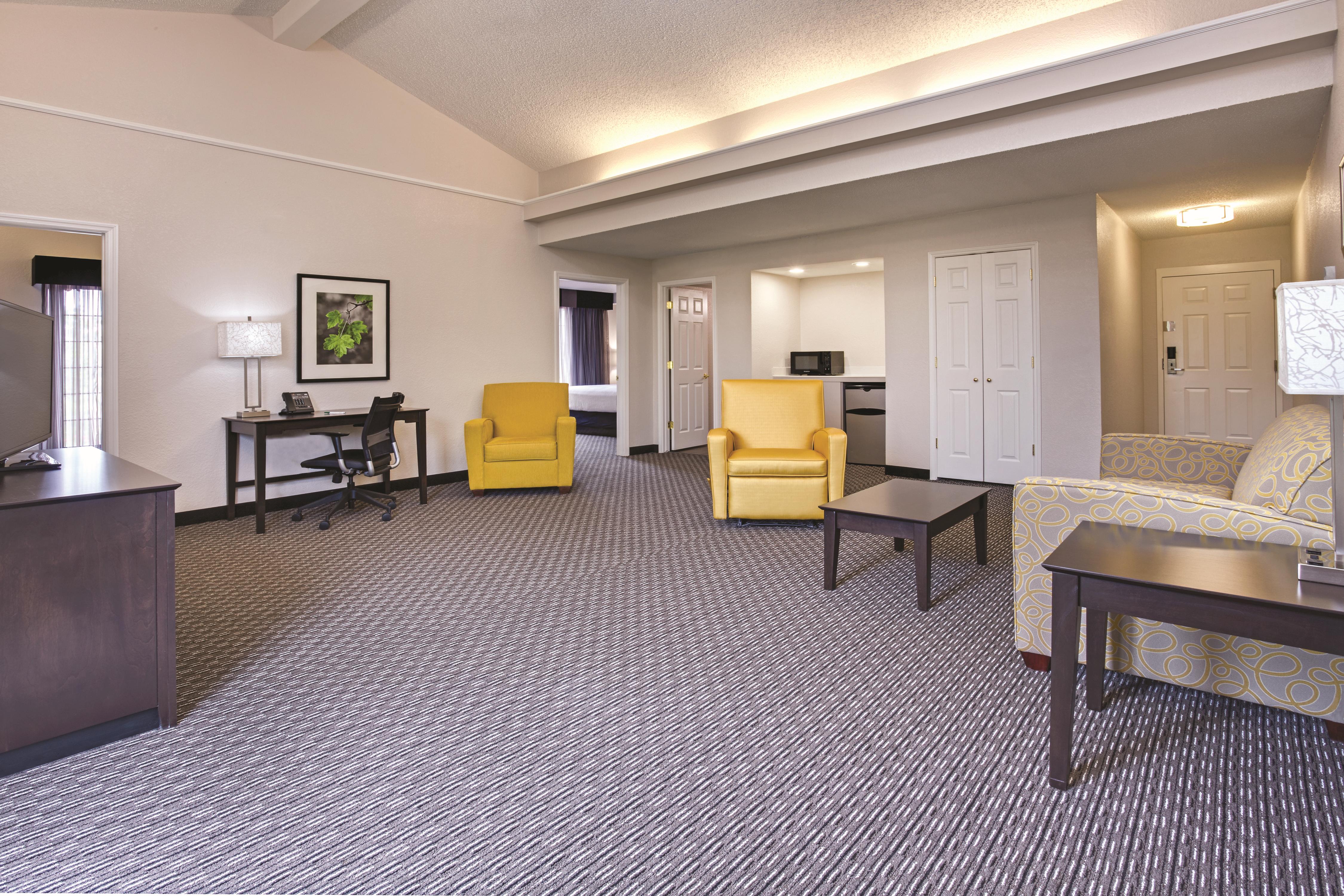 Days Inn by Wyndham Gainesville University I-75 suite in Gainesville, Florida