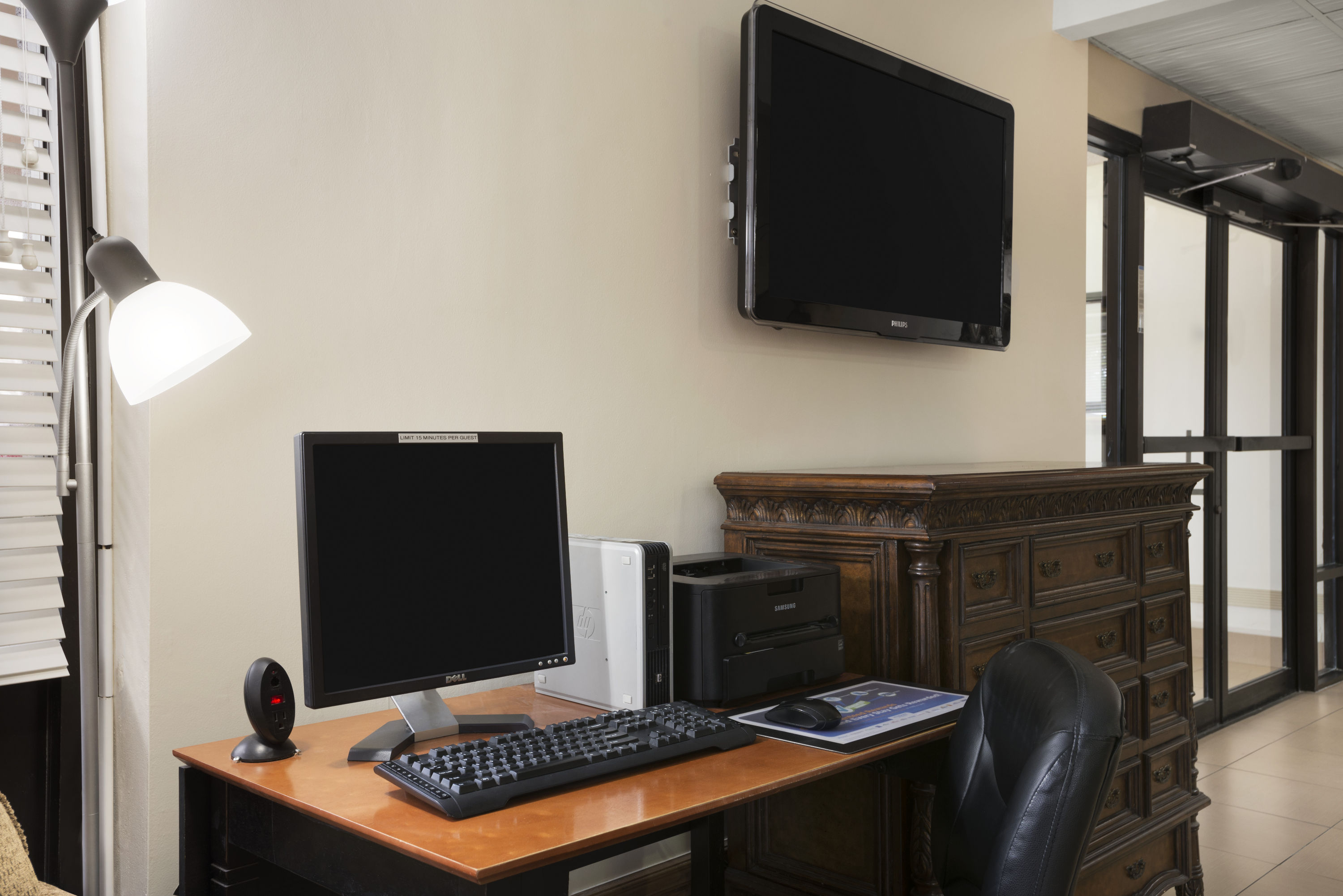 Days Inn by Wyndham Jacksonville Airport business center in Jacksonville, Florida